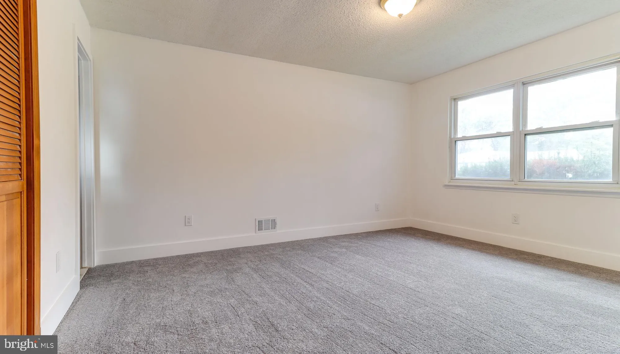 Property Slideshow image 14 of 28 | 1 whitecap way, Brick, NJ, 08723