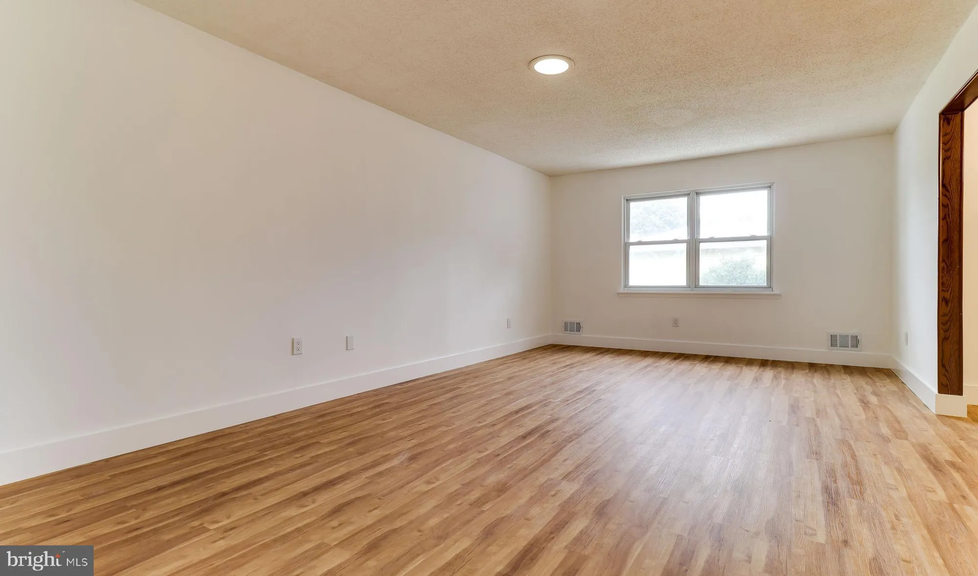 Property Slideshow image 5 of 28 | 1 whitecap way, Brick, NJ, 08723