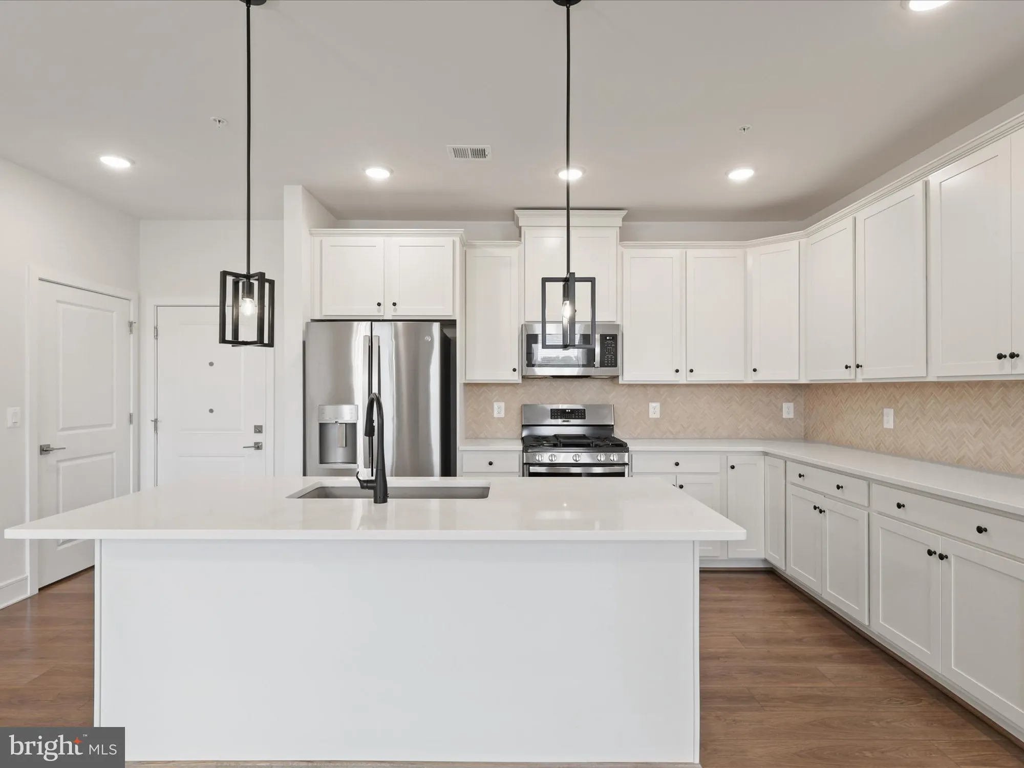 Property Slideshow image 6 of 46 | 42874 firefly sonata ter apt 107, Ashburn, VA, 20148