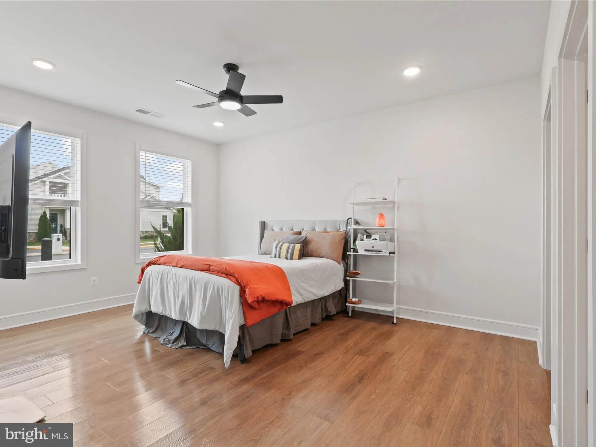 Property Slideshow image 16 of 46 | 42874 firefly sonata ter apt 107, Ashburn, VA, 20148