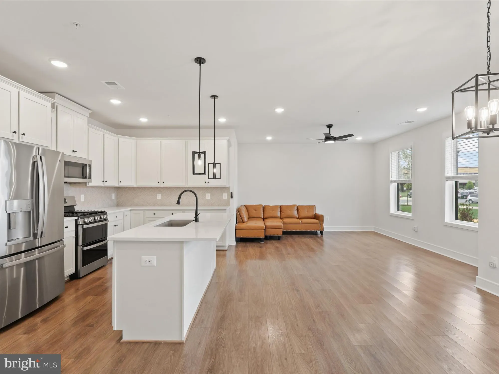Property Slideshow image 5 of 46 | 42874 firefly sonata ter apt 107, Ashburn, VA, 20148