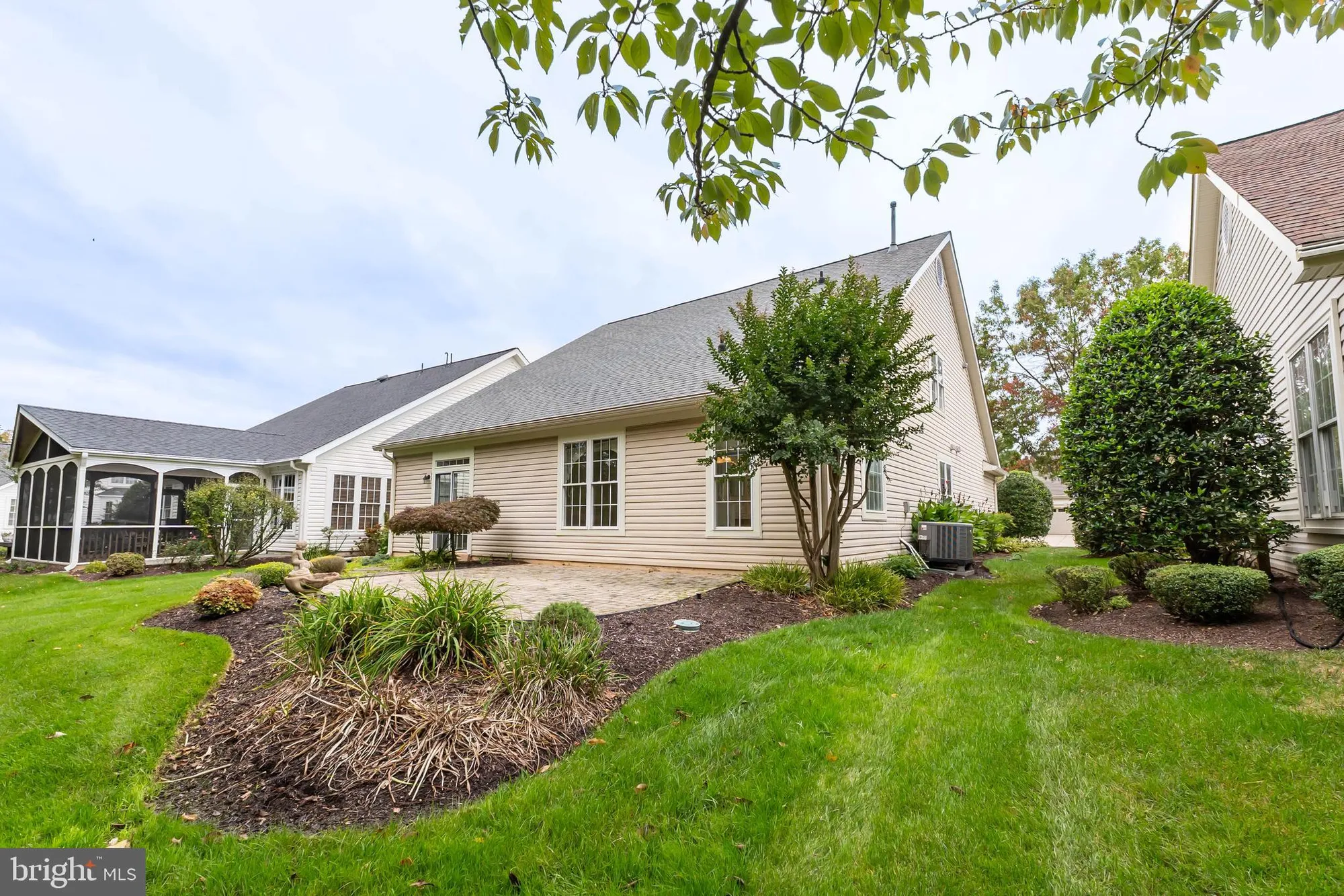 Property Slideshow image 6 of 64 | 6868 saddle run way, Gainesville, VA, 20155