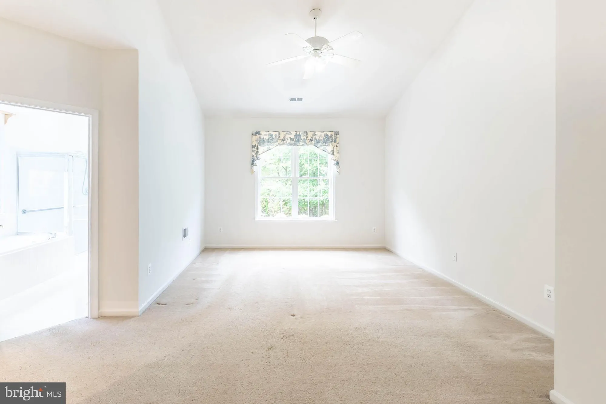 Property Slideshow image 20 of 64 | 6868 saddle run way, Gainesville, VA, 20155