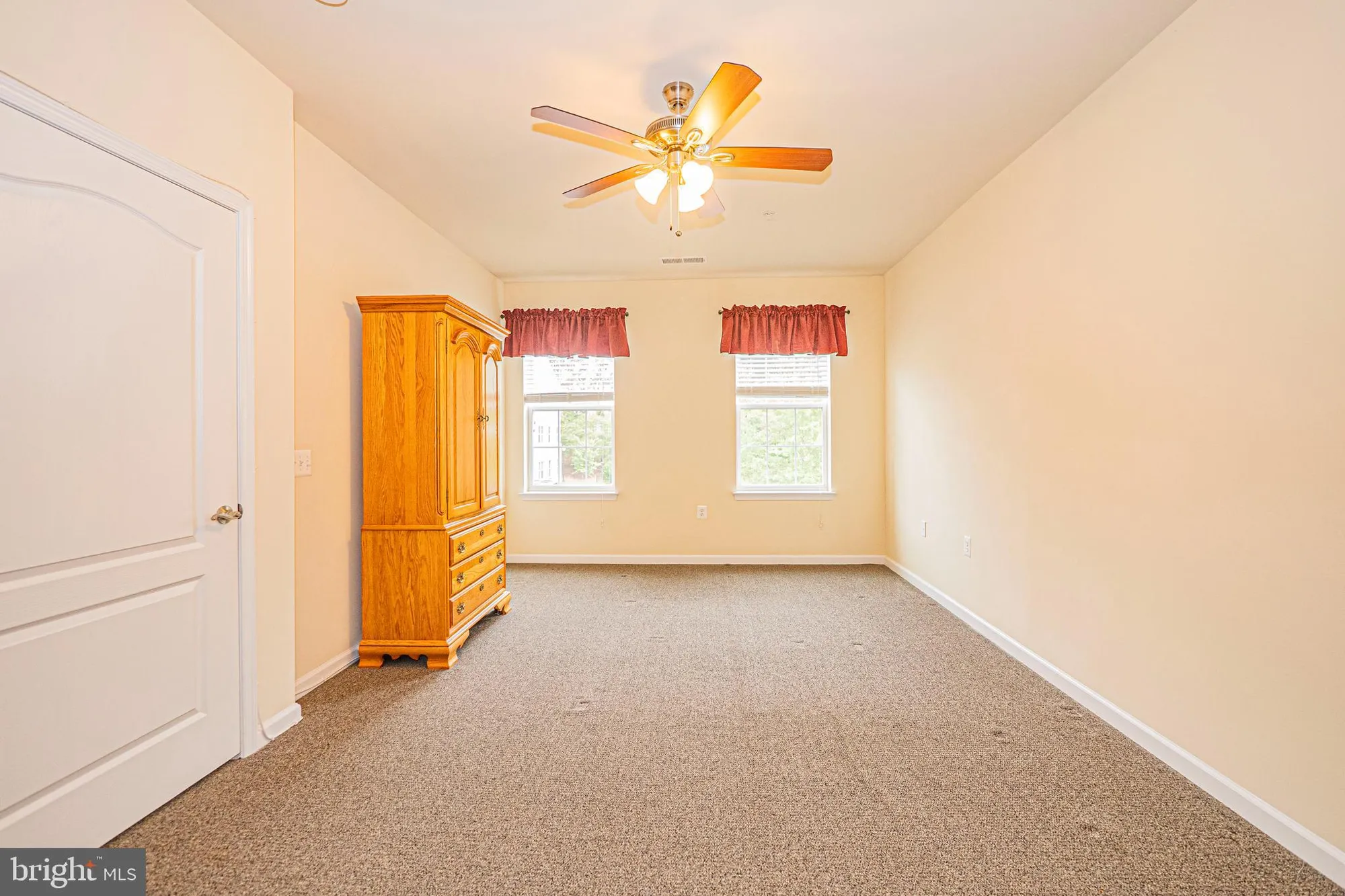 Property Slideshow image 13 of 29 | 1405 wigeon way unit 206, Gambrills, MD, 21054