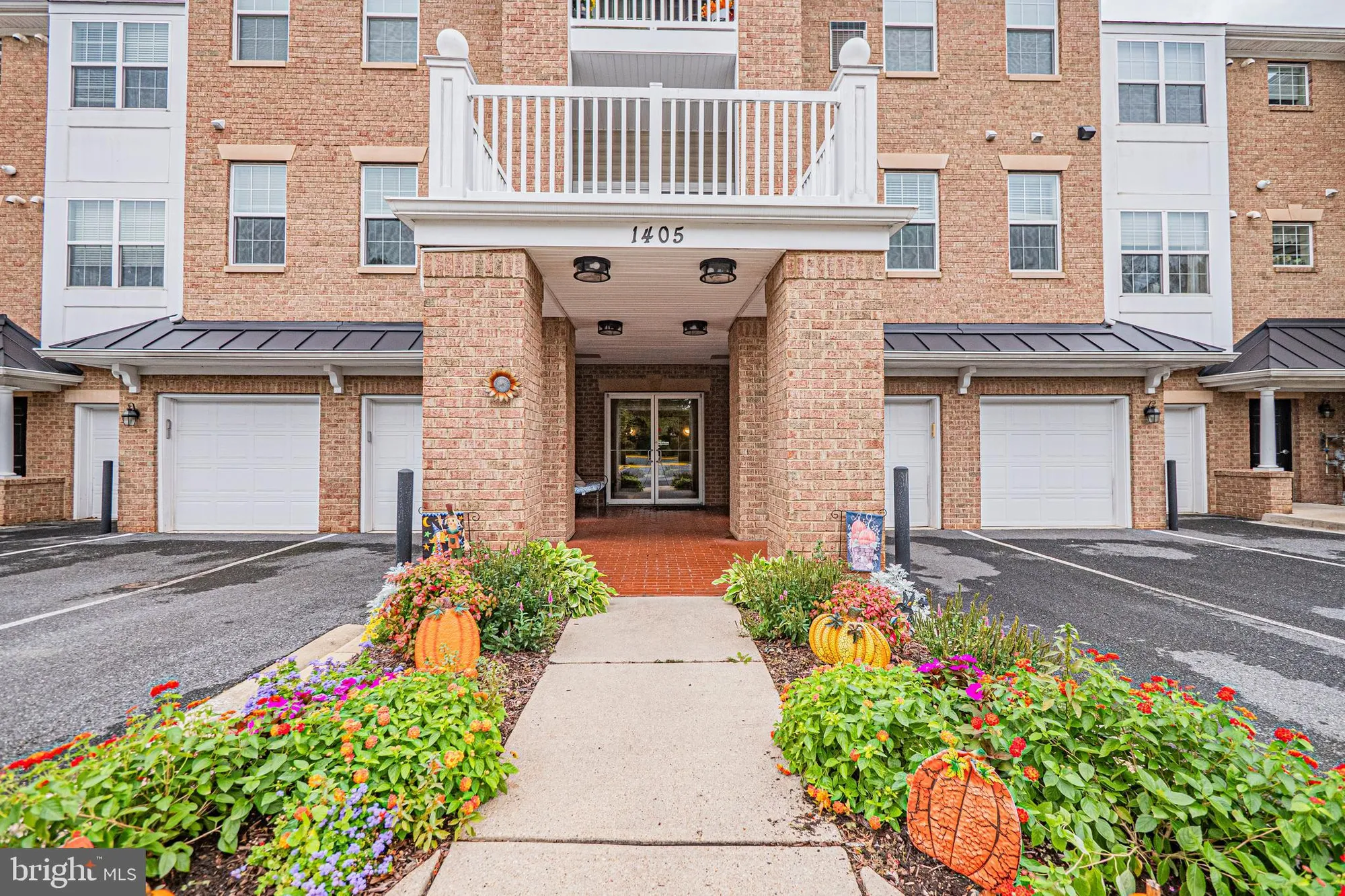 Property Slideshow image 1 of 29 | 1405 wigeon way unit 206, Gambrills, MD, 21054