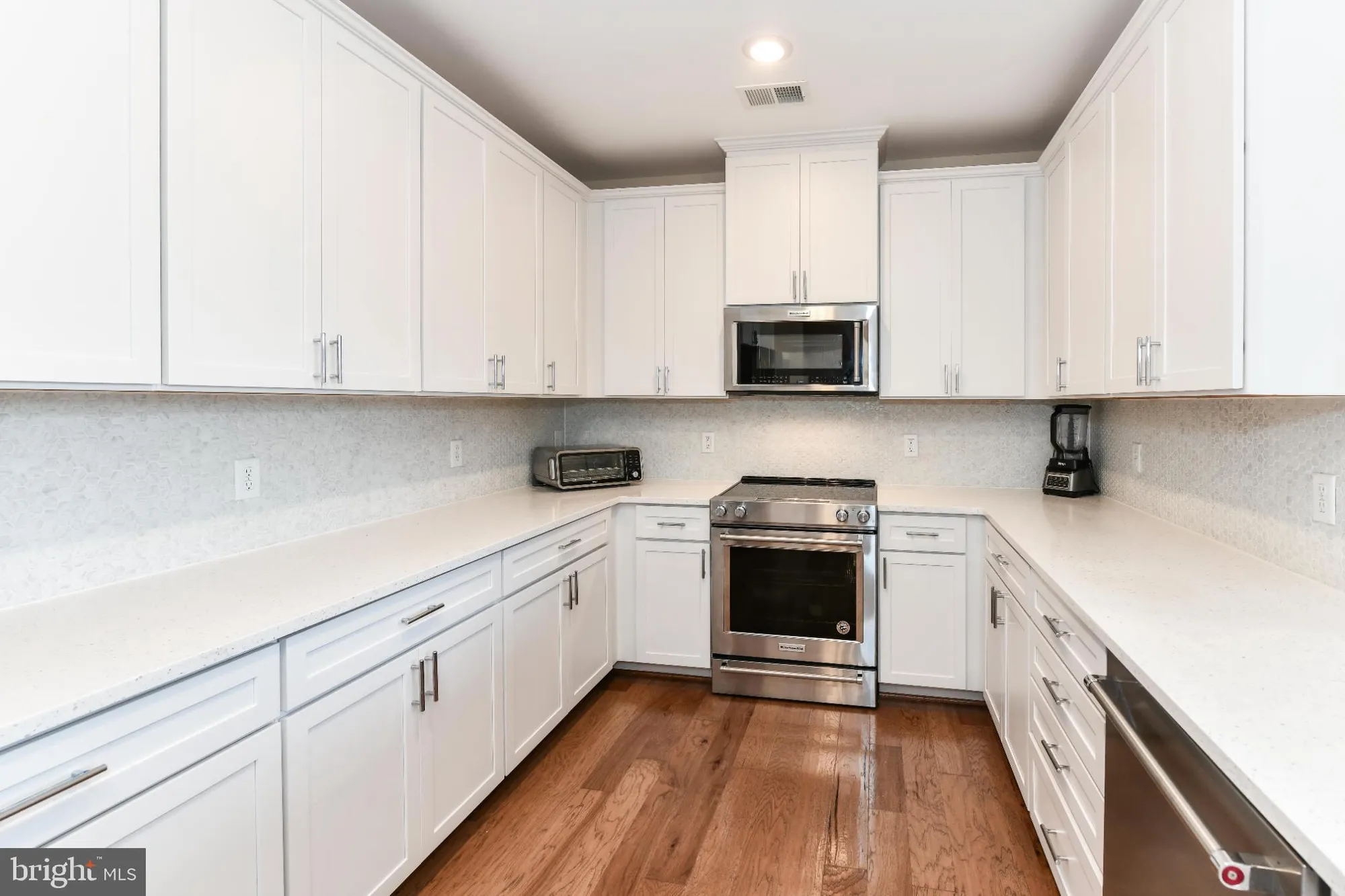 Property Slideshow image 4 of 44 | 2960 vaden dr # 2-406, Fairfax, VA, 22031