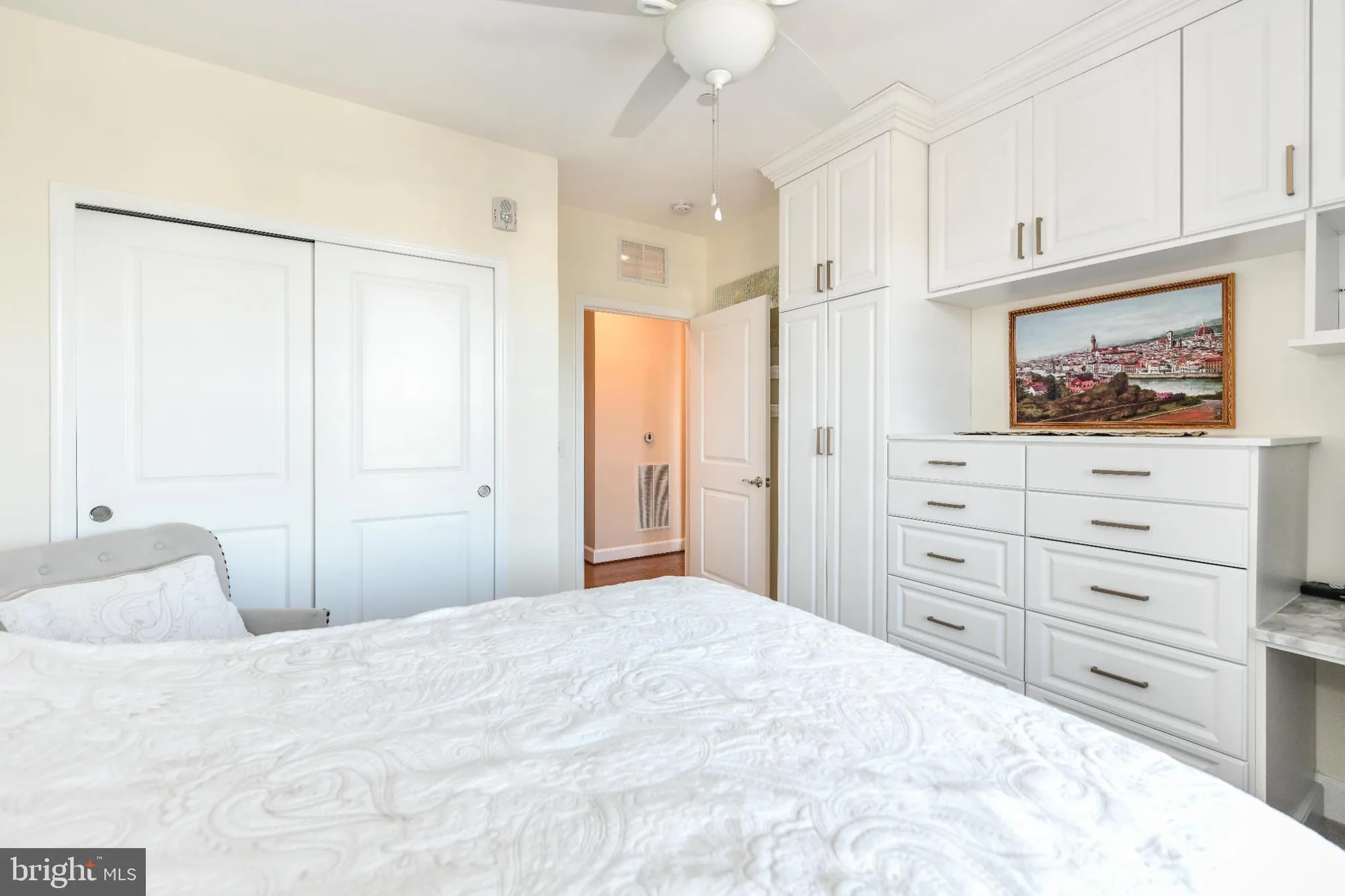 Property Slideshow image 19 of 44 | 2960 vaden dr # 2-406, Fairfax, VA, 22031