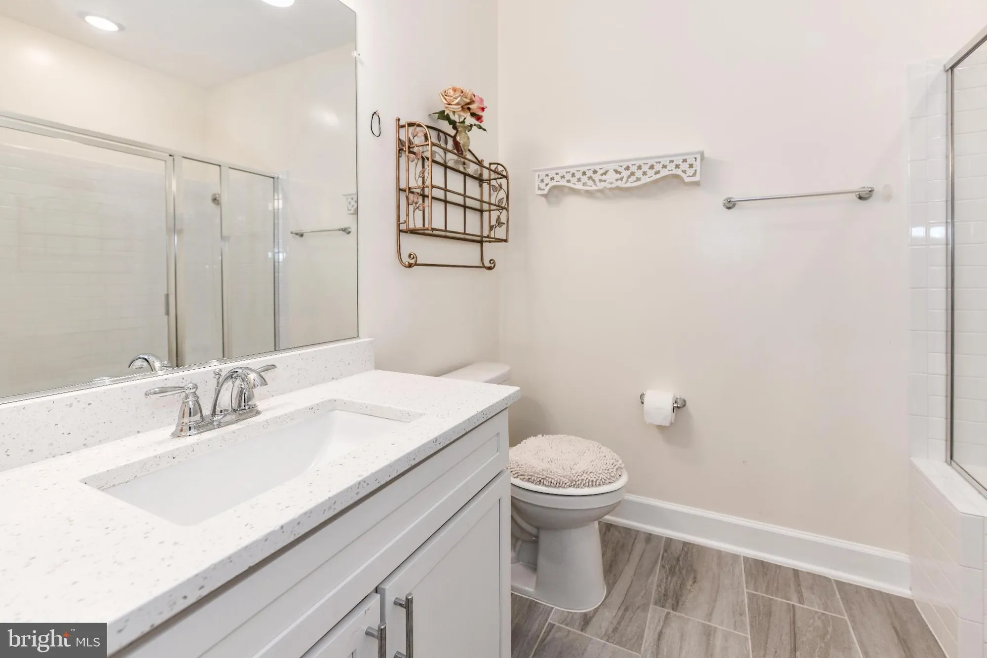 Property Slideshow image 20 of 44 | 2960 vaden dr # 2-406, Fairfax, VA, 22031