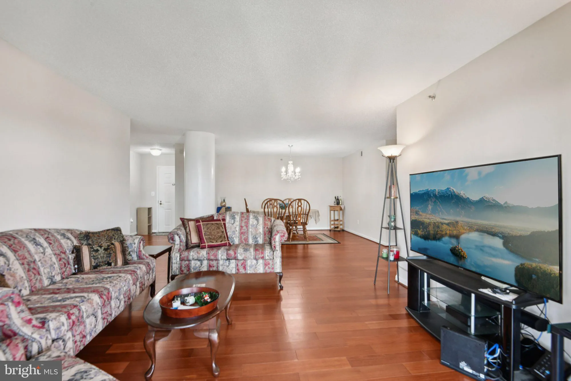 Property Slideshow image 12 of 38 | 19385 cypress ridge ter 815, Leesburg, VA, 20176