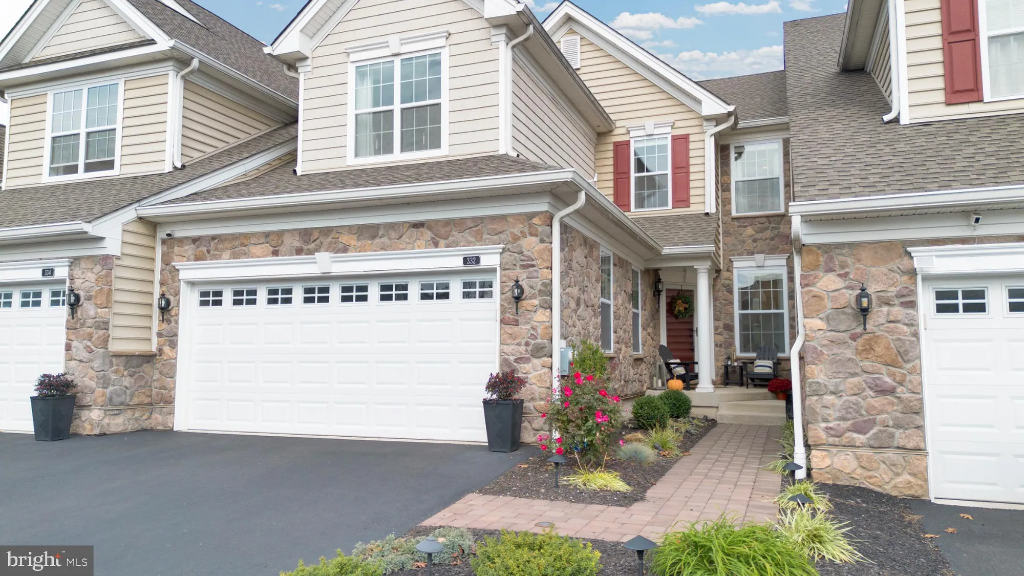 Property Slideshow image 2 of 69 | 332 joshua tree dr, Collegeville, PA, 19426