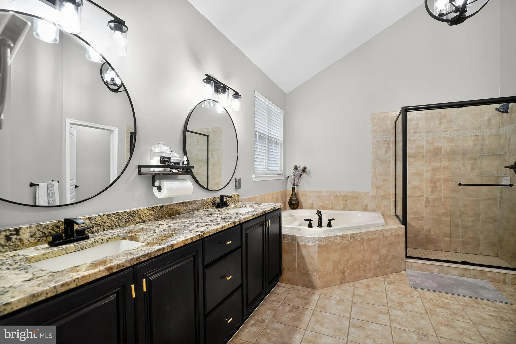 Property Slideshow image 16 of 28 | 1351 creekside ln, Quakertown, PA, 18951