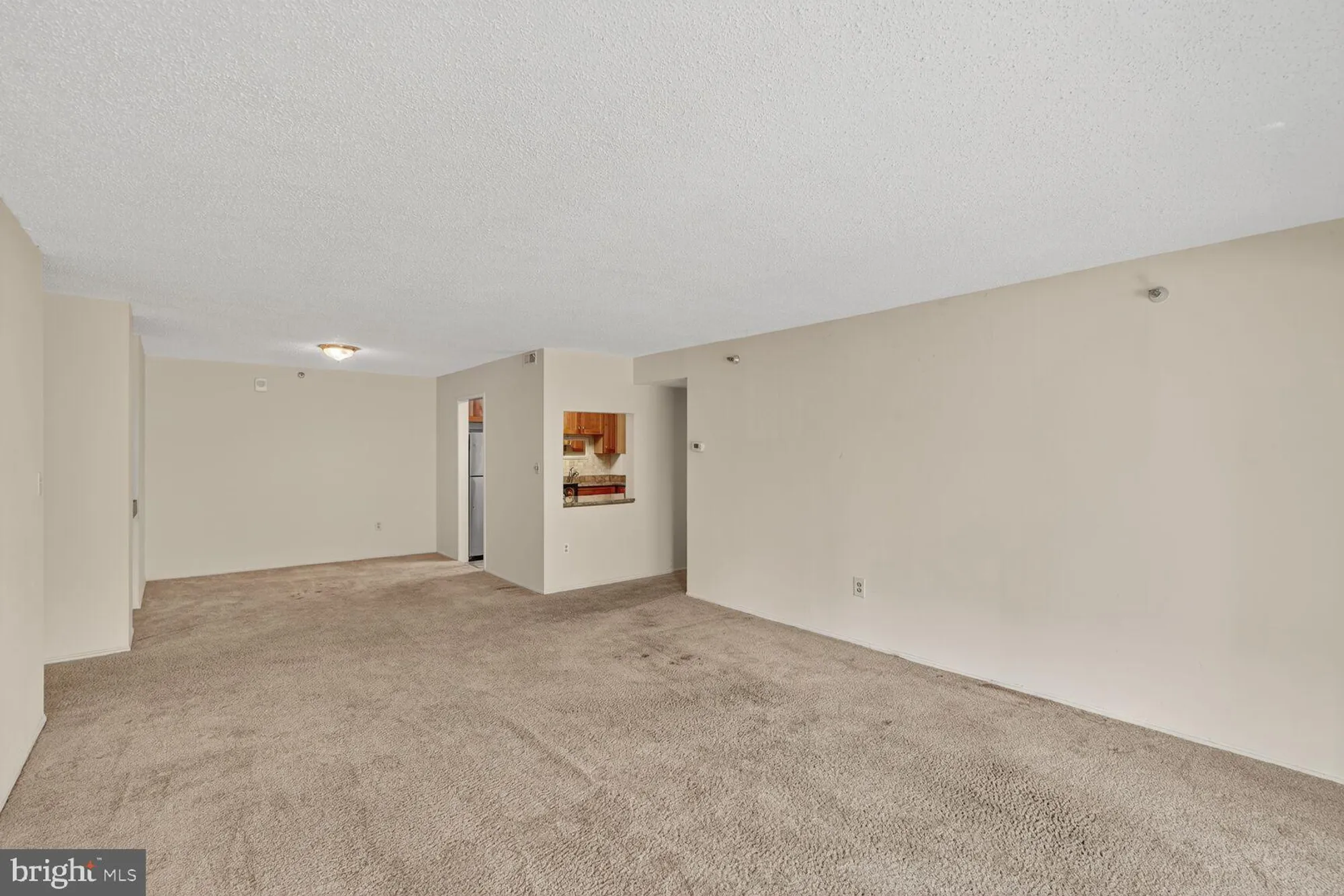 Property Slideshow image 7 of 29 | 15101 interlachen dr 1-123, Silver Spring, MD, 20906
