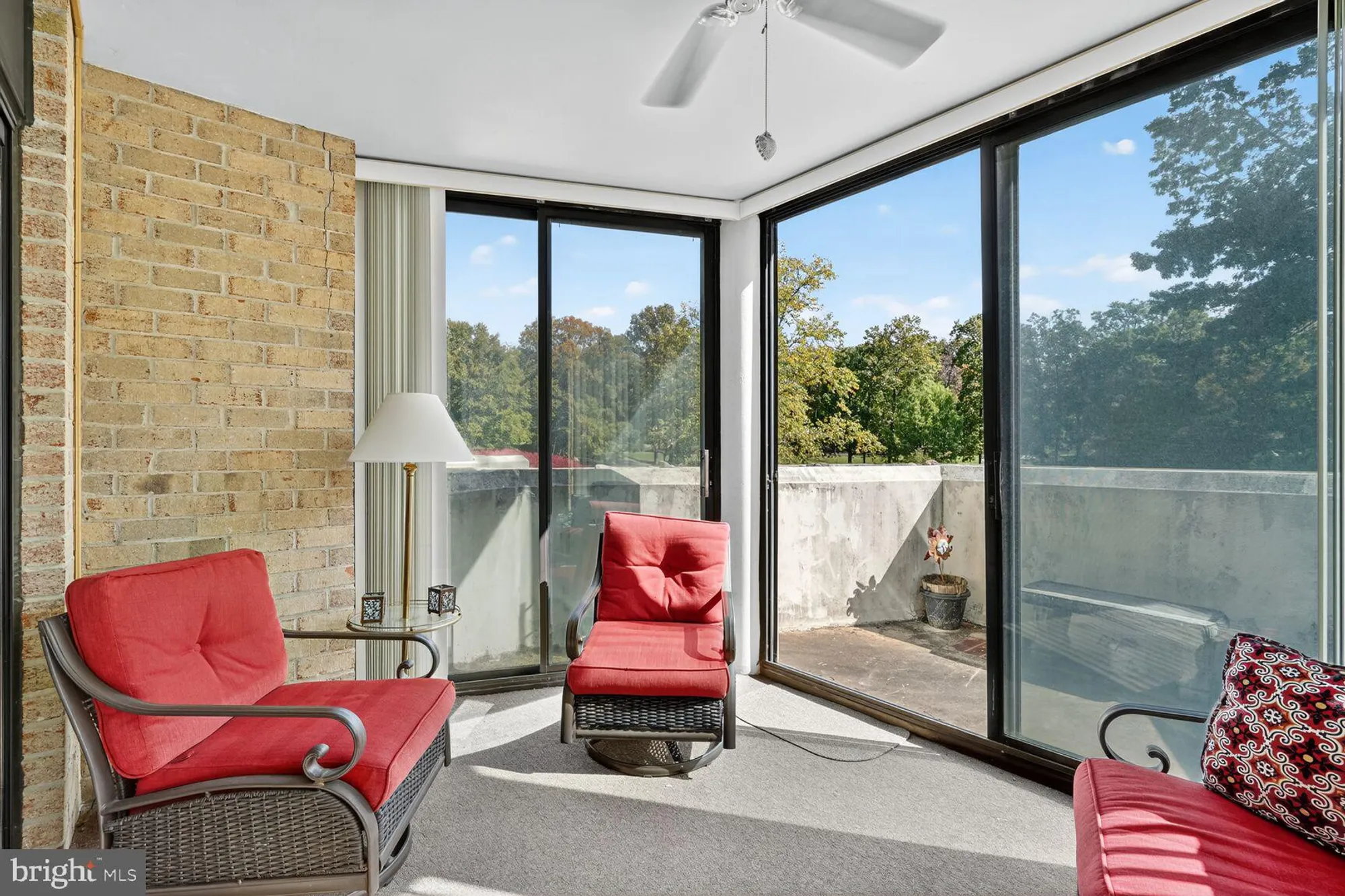 Property Slideshow image 16 of 29 | 15101 interlachen dr 1-123, Silver Spring, MD, 20906