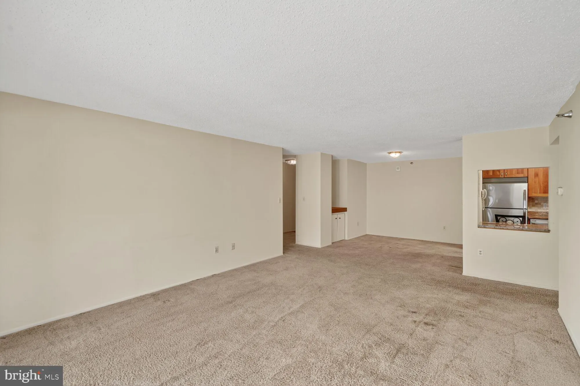 Property Slideshow image 5 of 29 | 15101 interlachen dr 1-123, Silver Spring, MD, 20906