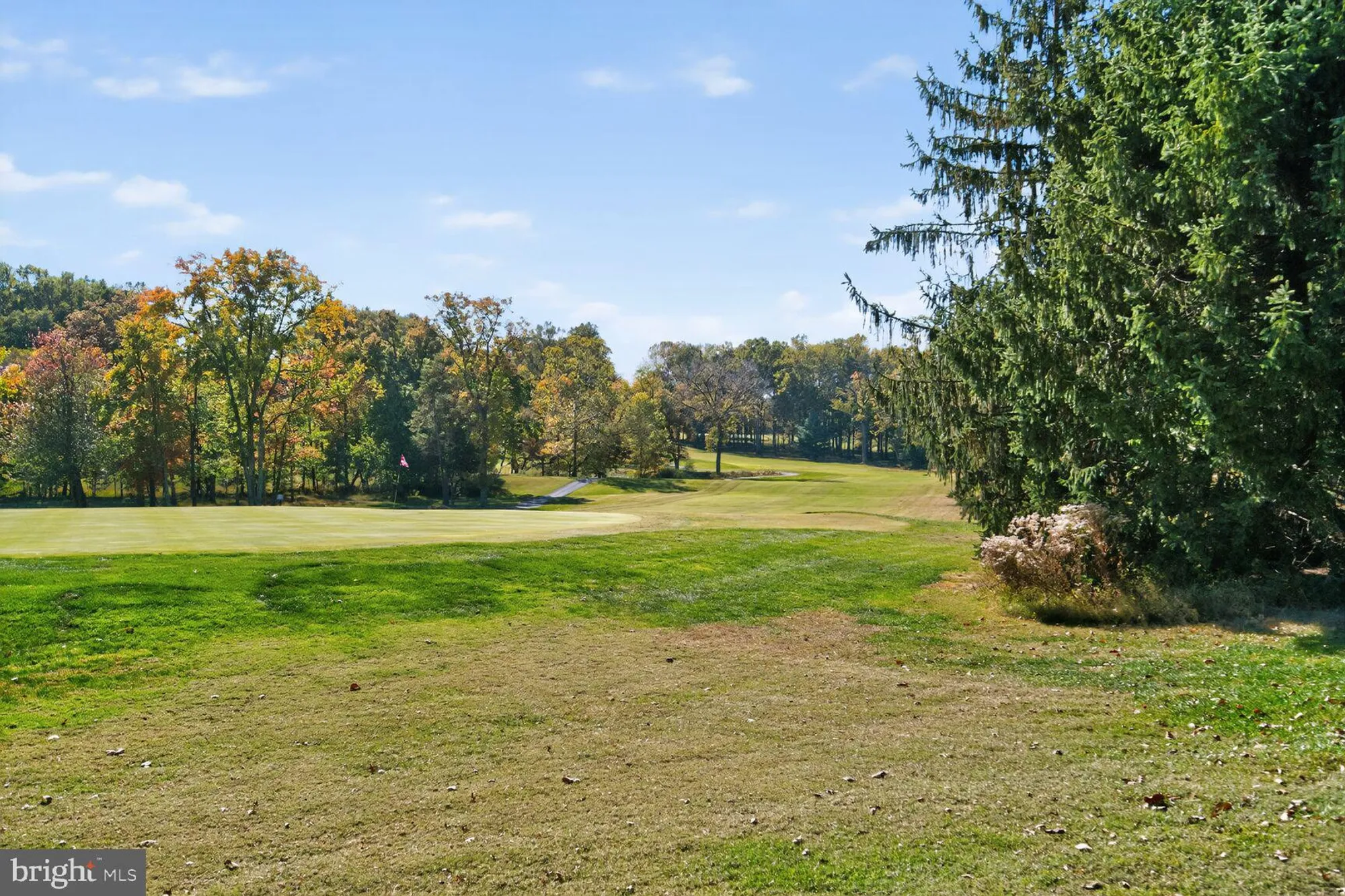 Property Slideshow image 28 of 29 | 15101 interlachen dr 1-123, Silver Spring, MD, 20906