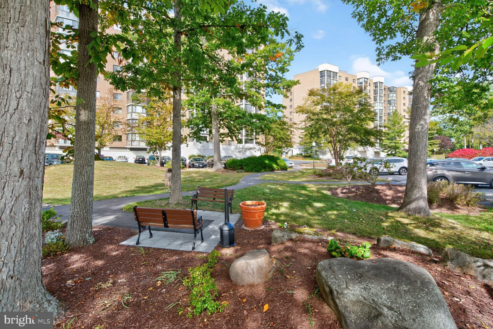 Property Slideshow image 25 of 29 | 15101 interlachen dr 1-123, Silver Spring, MD, 20906