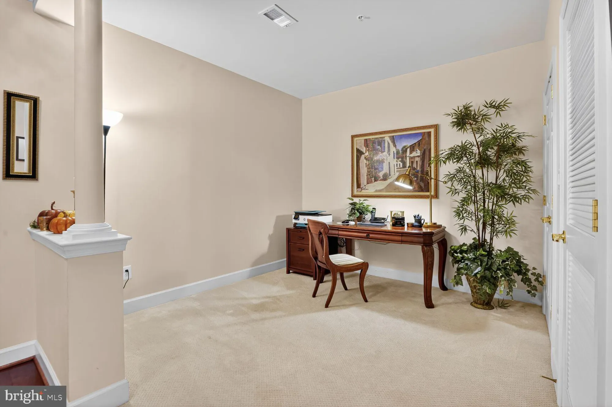 Property Slideshow image 4 of 40 | 7065 heritage hunt dr 203, Gainesville, VA, 20155