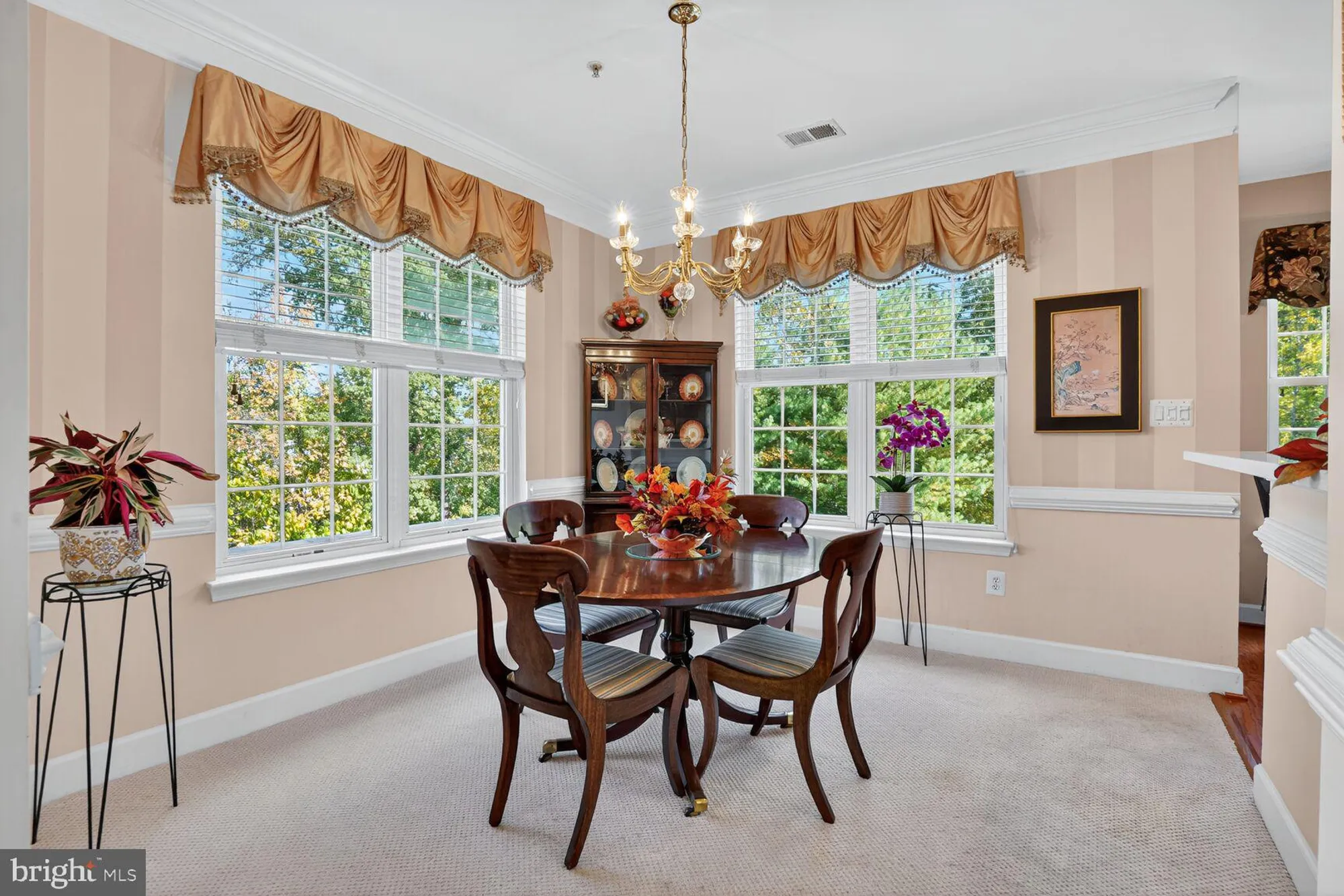 Property Slideshow image 13 of 40 | 7065 heritage hunt dr 203, Gainesville, VA, 20155