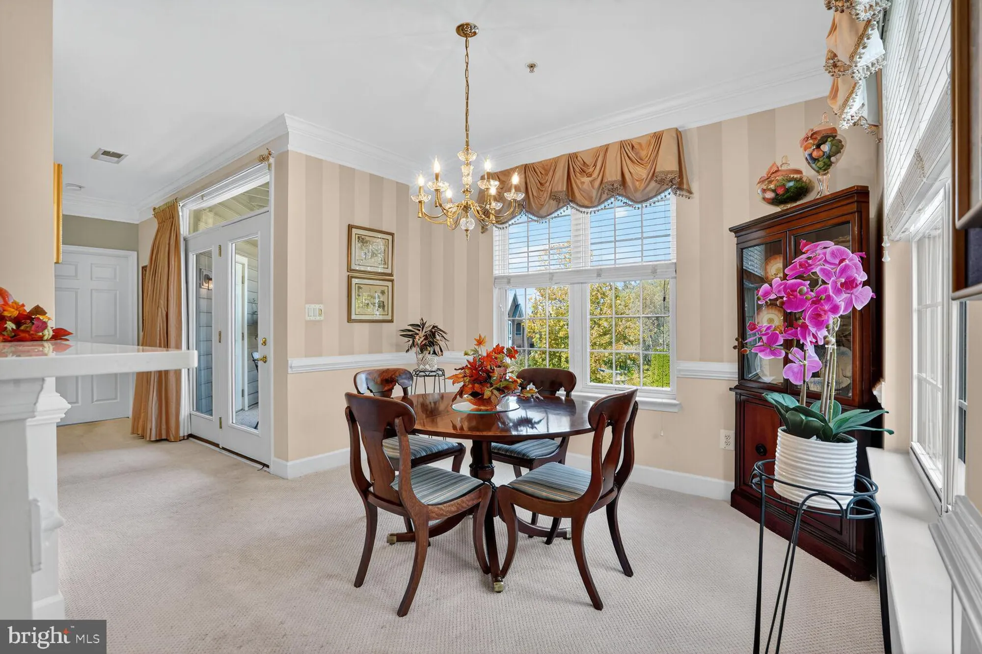 Property Slideshow image 12 of 40 | 7065 heritage hunt dr 203, Gainesville, VA, 20155