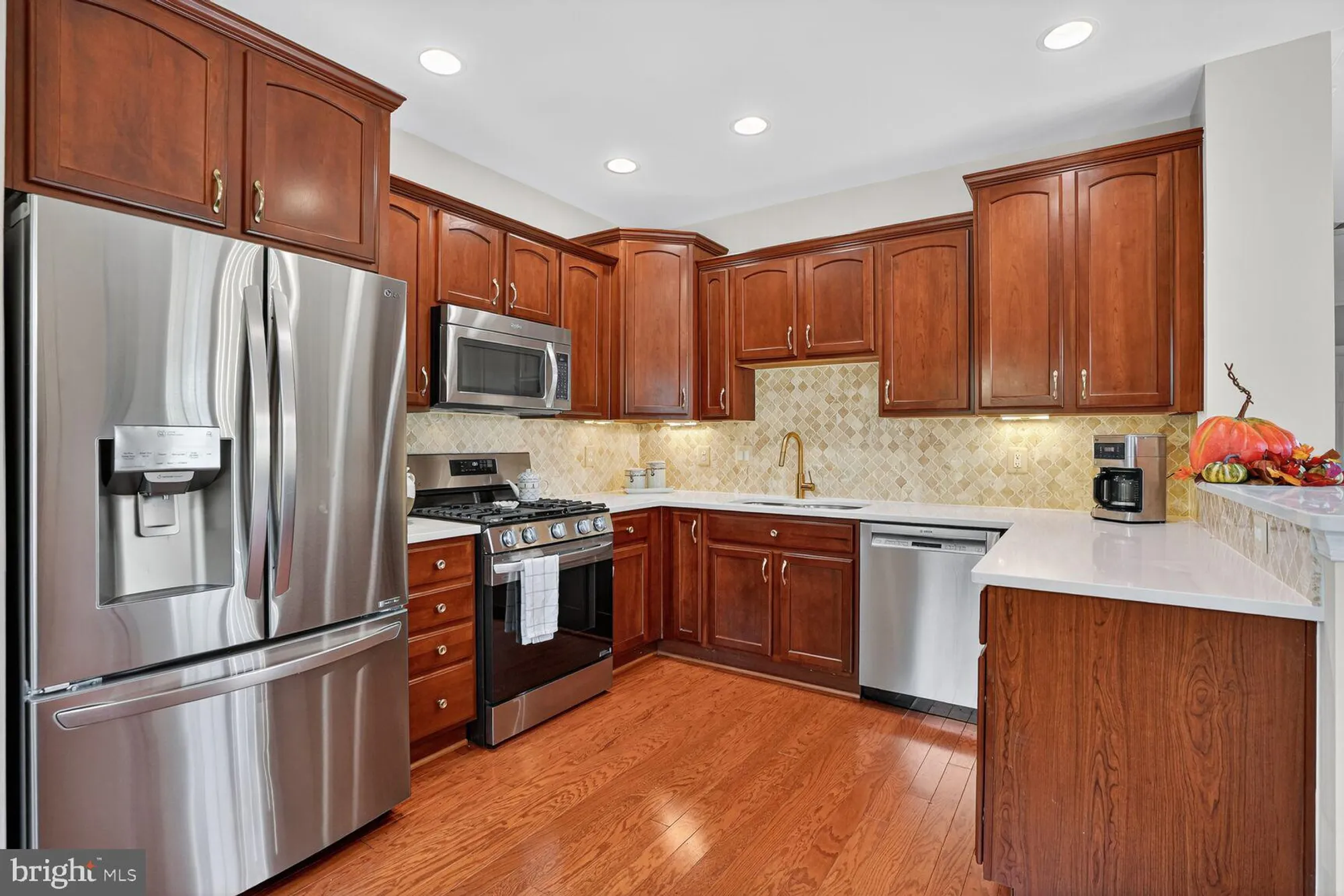 Property Slideshow image 16 of 40 | 7065 heritage hunt dr 203, Gainesville, VA, 20155