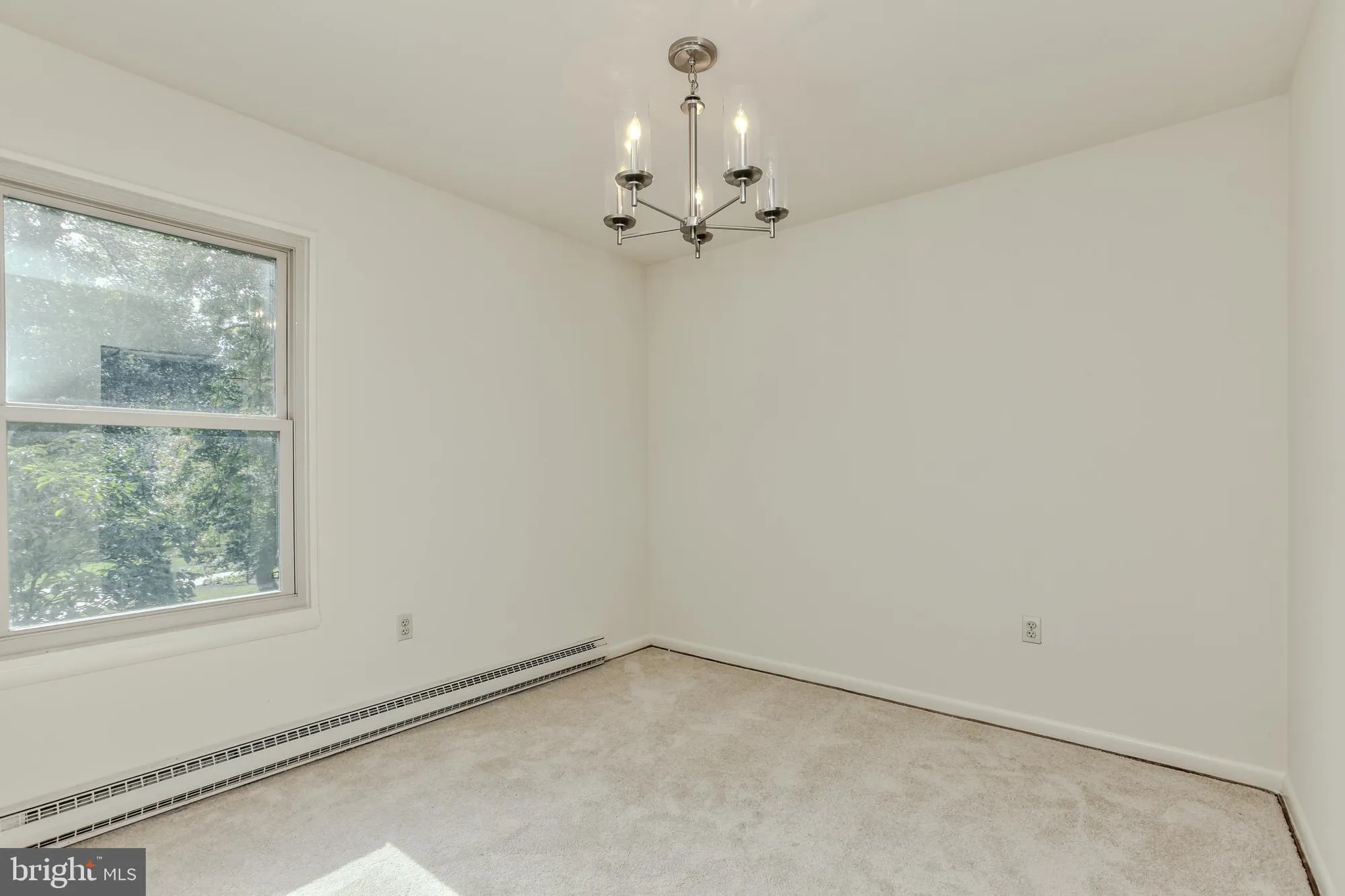 Property Slideshow image 9 of 22 | 3320 chiswick ct 61-2b, Silver Spring, MD, 20906