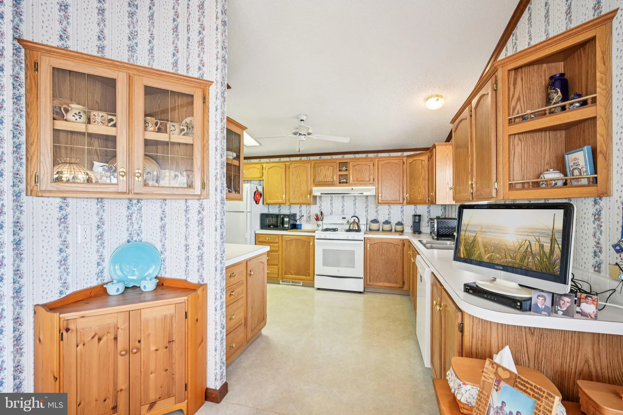 Property Slideshow image 20 of 64 | 1099 jfk dr, North Wales, PA, 19454