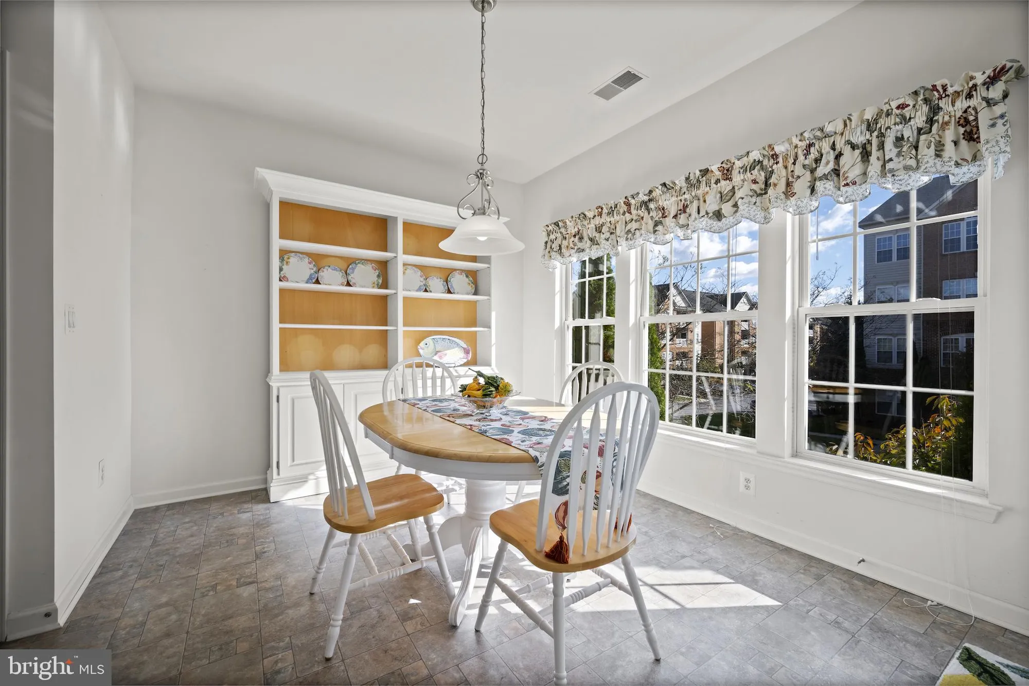 Property Slideshow image 8 of 34 | 8100 hickory high ct h, Ellicott City, MD, 21043