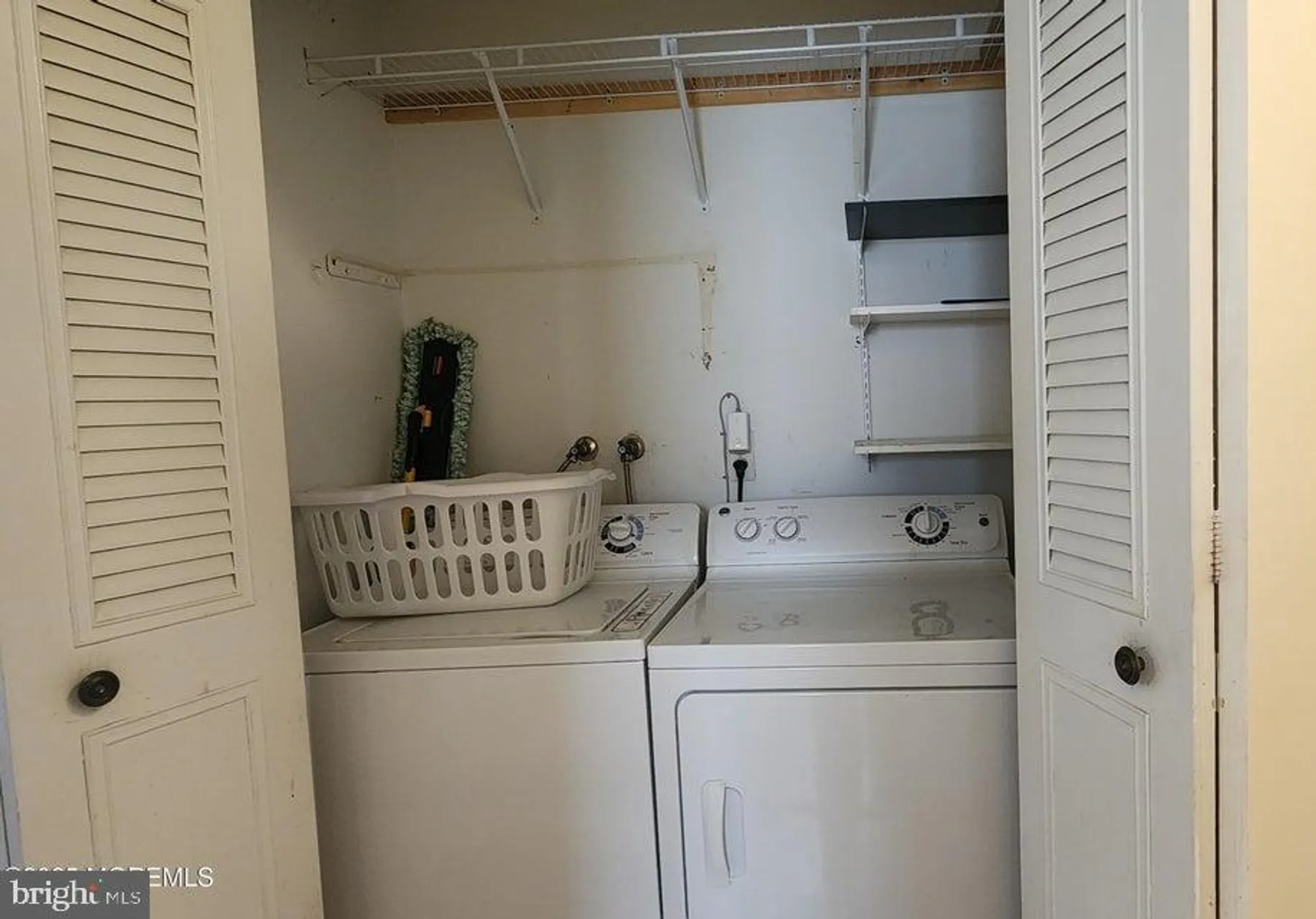 Property Slideshow image 12 of 15 | 77 brakenbury dr, Toms River, NJ, 08757