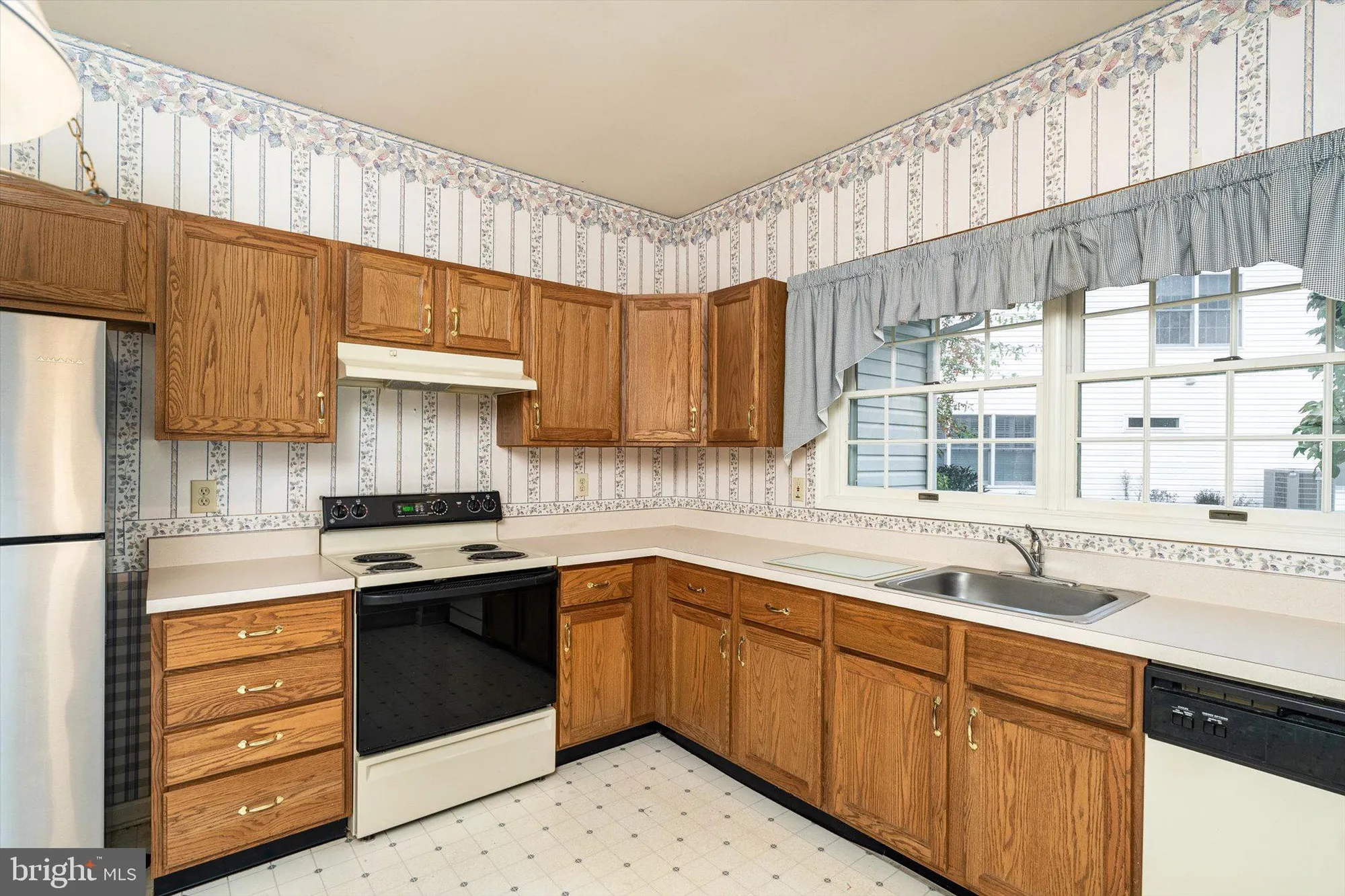 Property Slideshow image 15 of 30 | 11 covered bridge cir, Columbus, NJ, 08022
