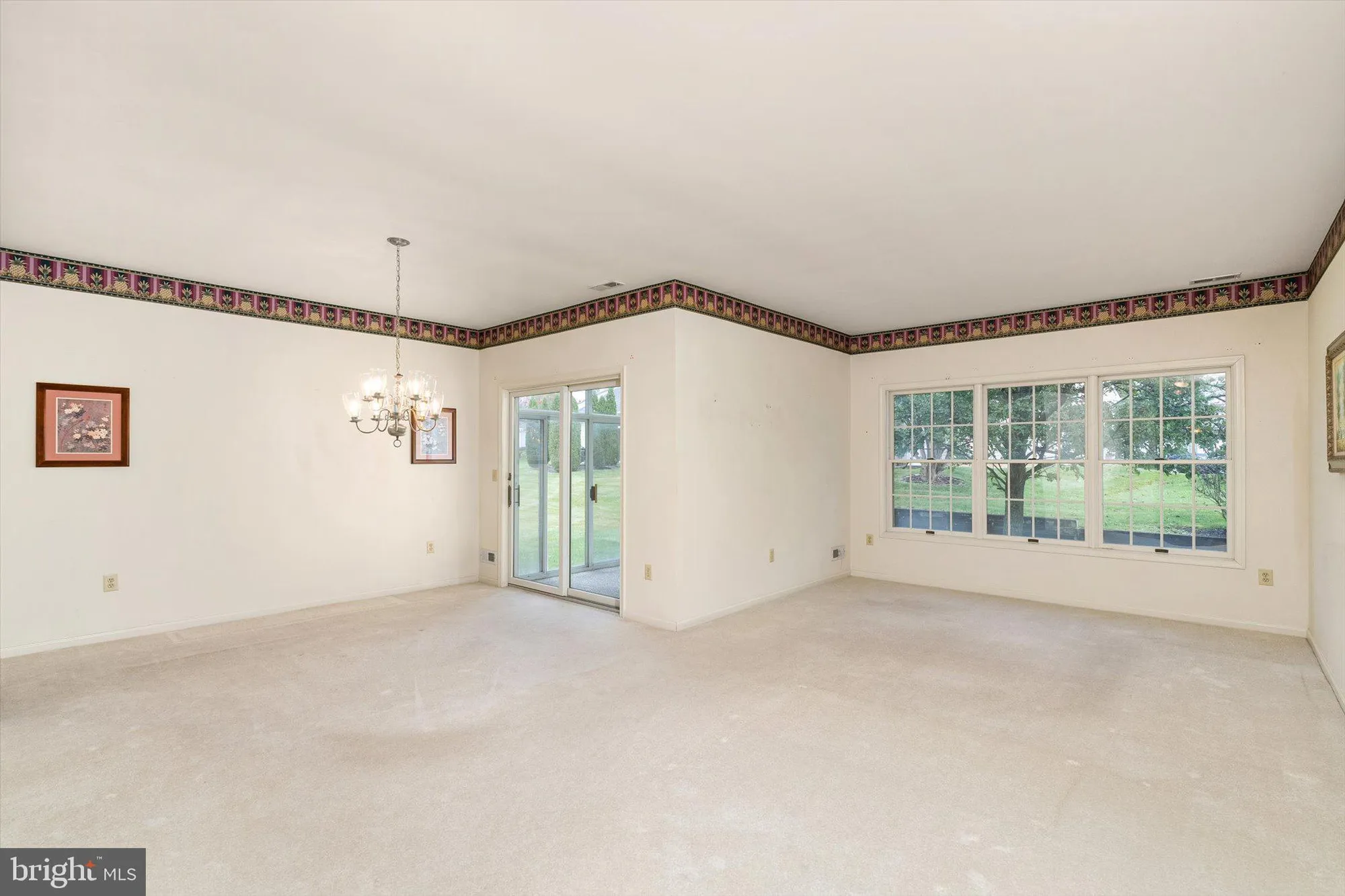 Property Slideshow image 17 of 30 | 11 covered bridge cir, Columbus, NJ, 08022
