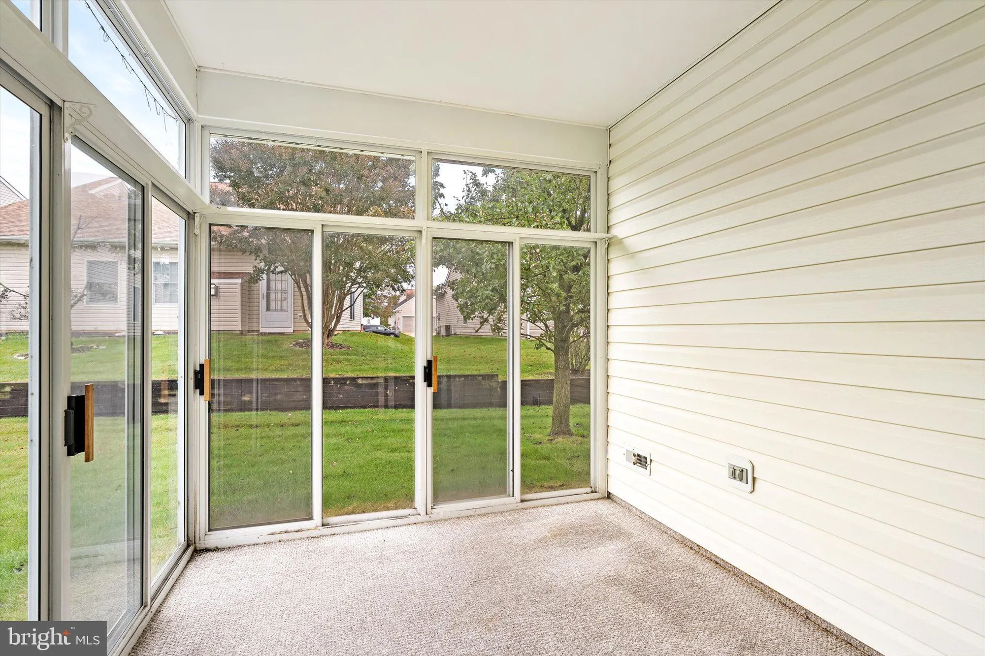 Property Slideshow image 27 of 30 | 11 covered bridge cir, Columbus, NJ, 08022