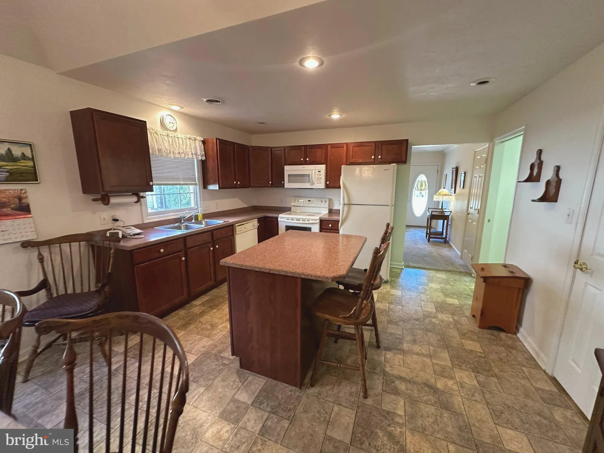 Property Slideshow image 4 of 29 | 525 parkview ln # 113, Hanover, PA, 17331