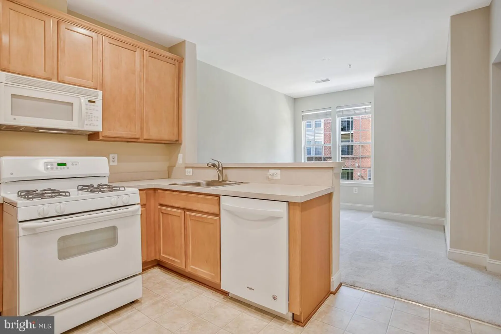 Property Slideshow image 15 of 49 | 2550 kensington gdns 205, Ellicott City, MD, 21043