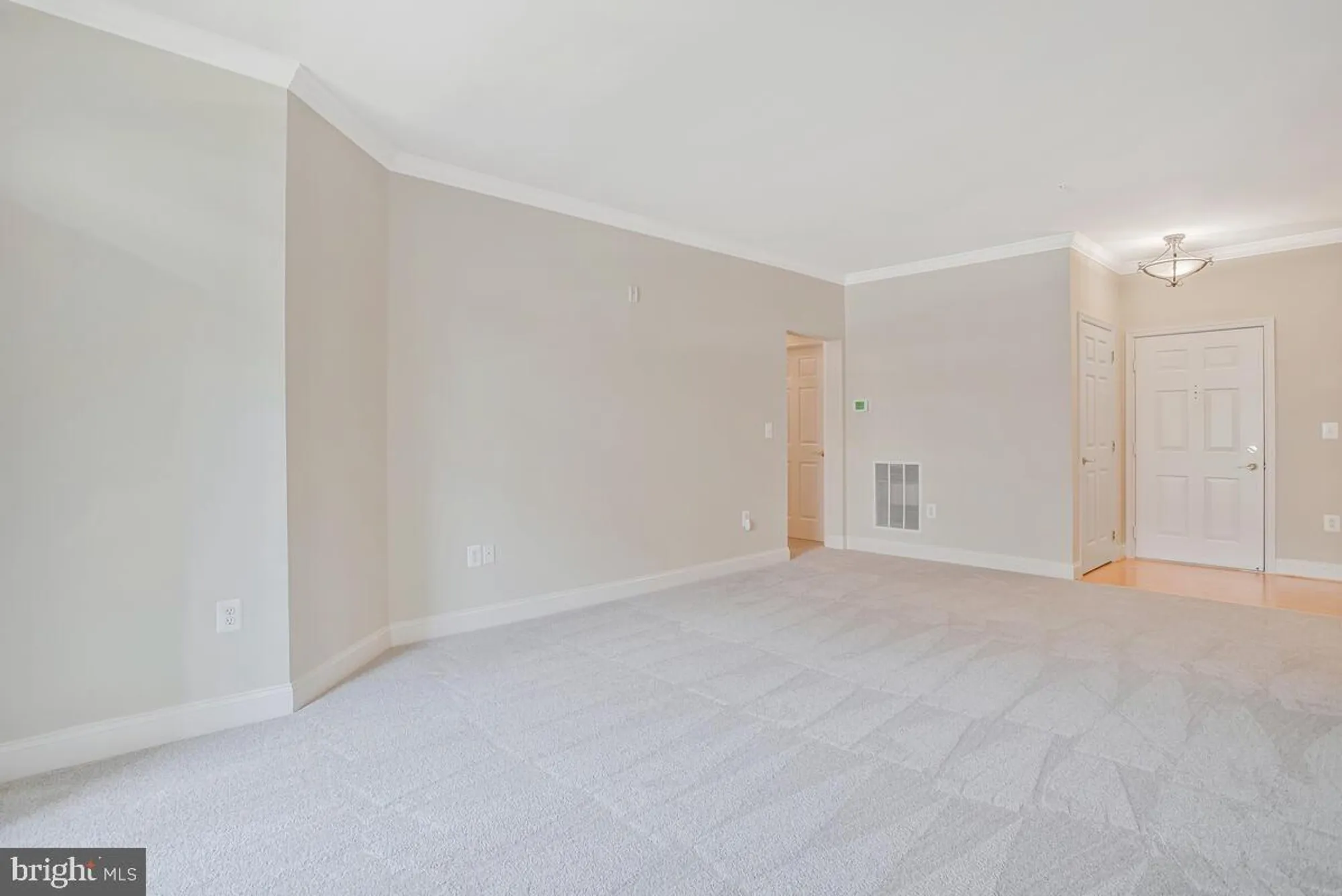 Property Slideshow image 9 of 49 | 2550 kensington gdns 205, Ellicott City, MD, 21043