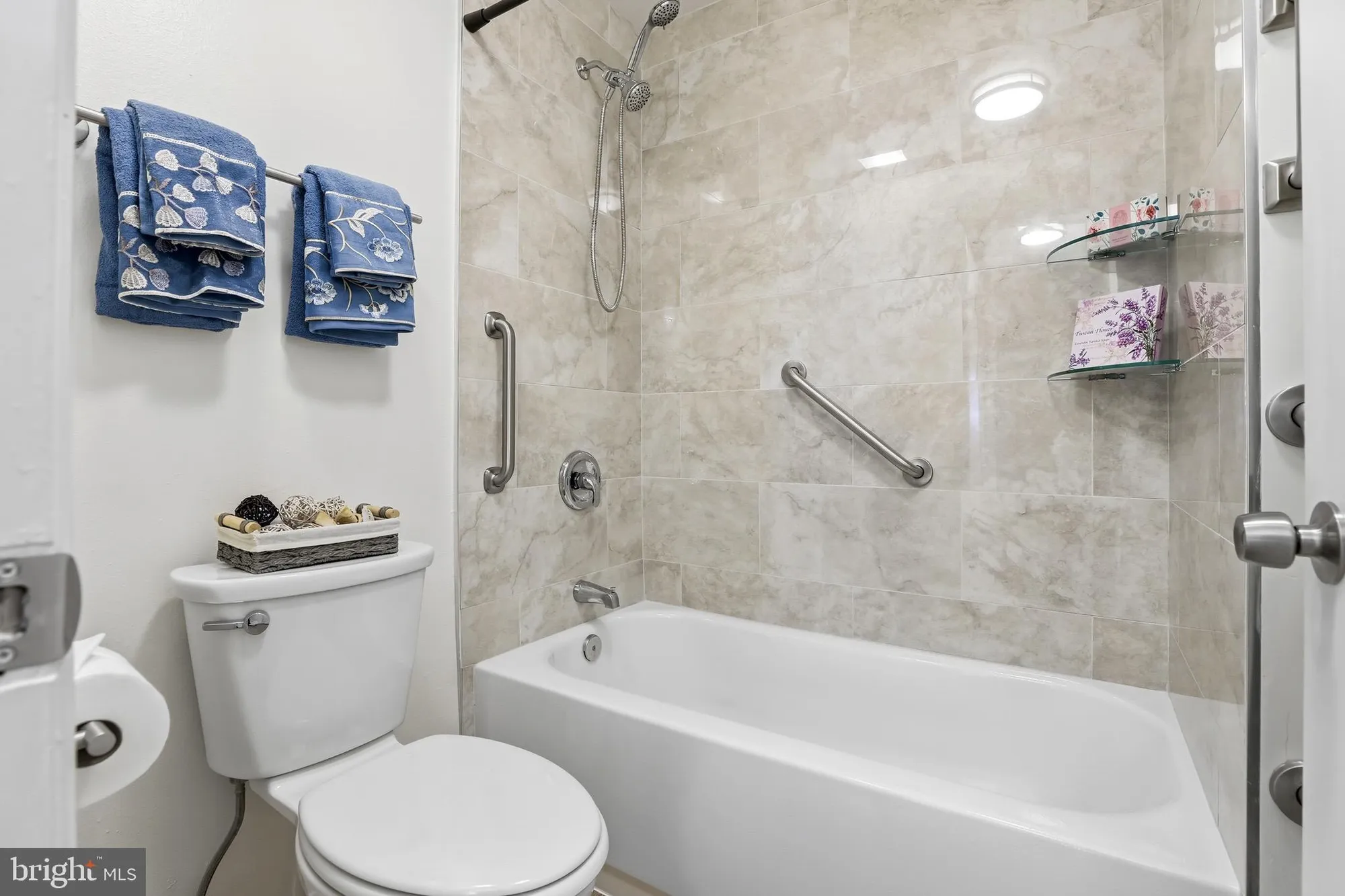 Property Slideshow image 28 of 31 | 3500 forest edge dr 15-2f, Silver Spring, MD, 20906