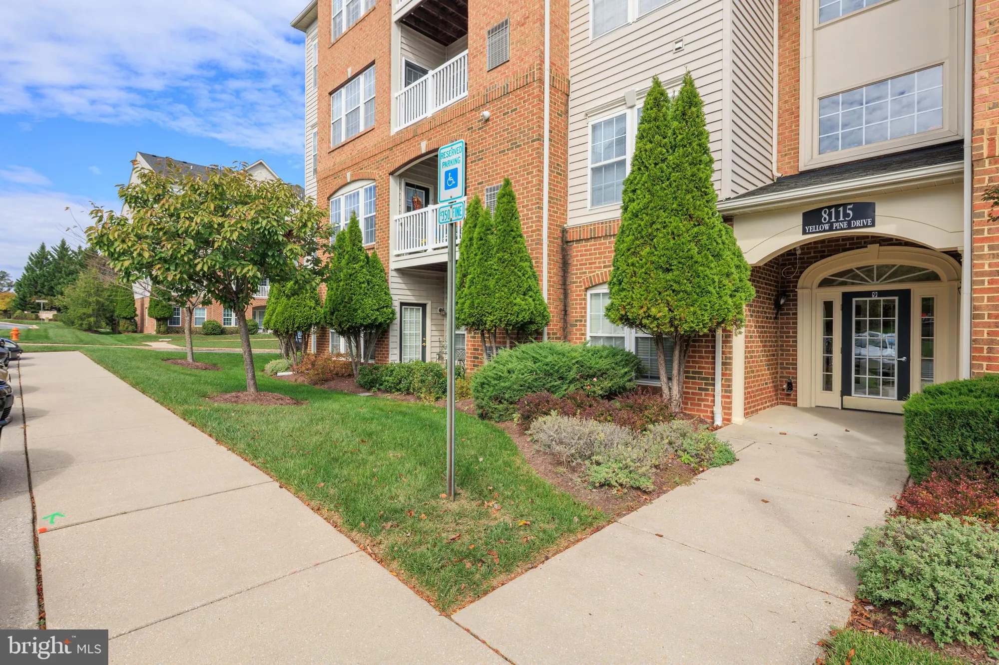 Property Slideshow image 2 of 32 | 8115 yellow pine dr l, Ellicott City, MD, 21043