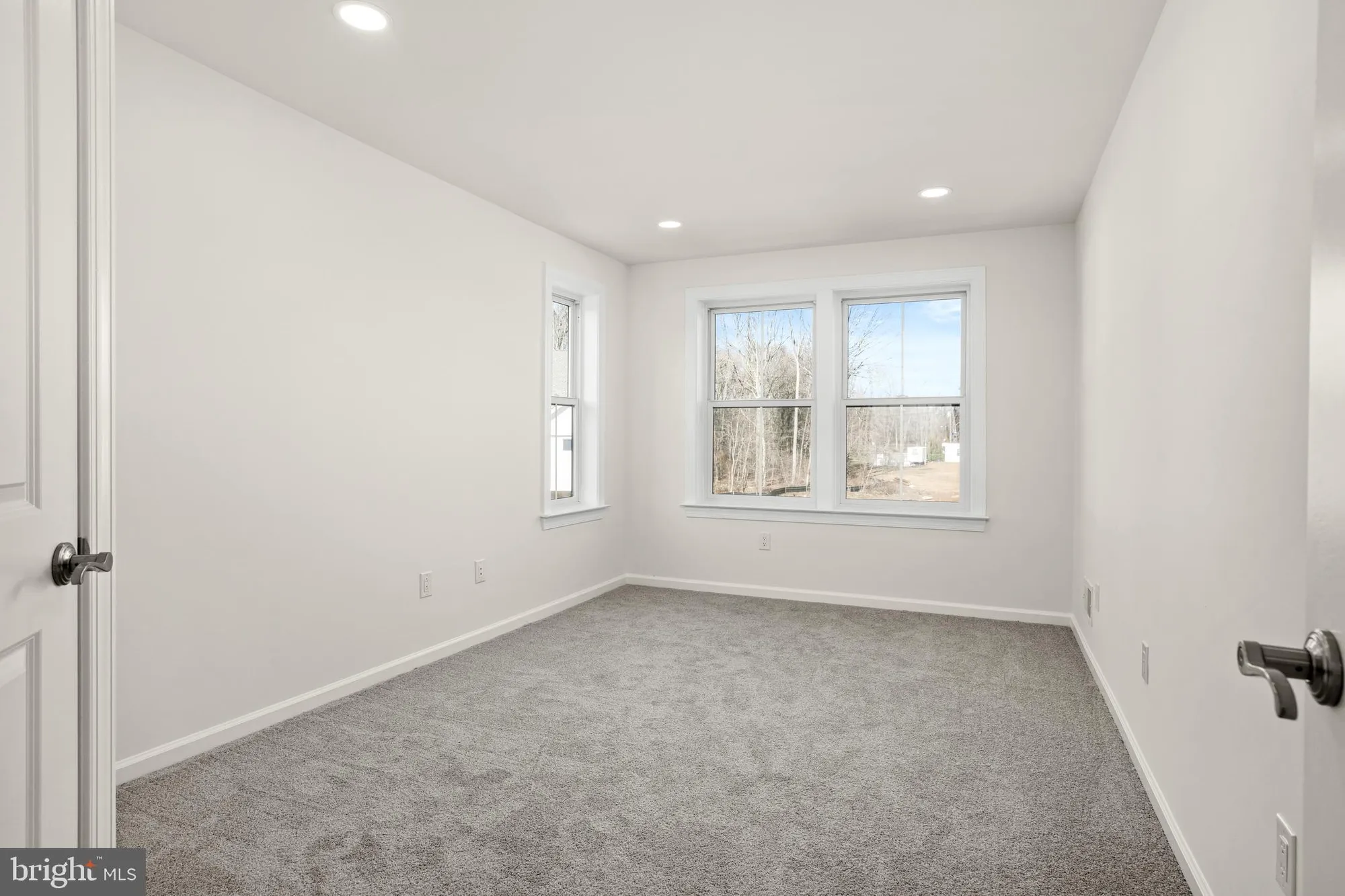 Property Slideshow image 27 of 43 | 33 kay chiarello way, Hamilton, NJ, 08690