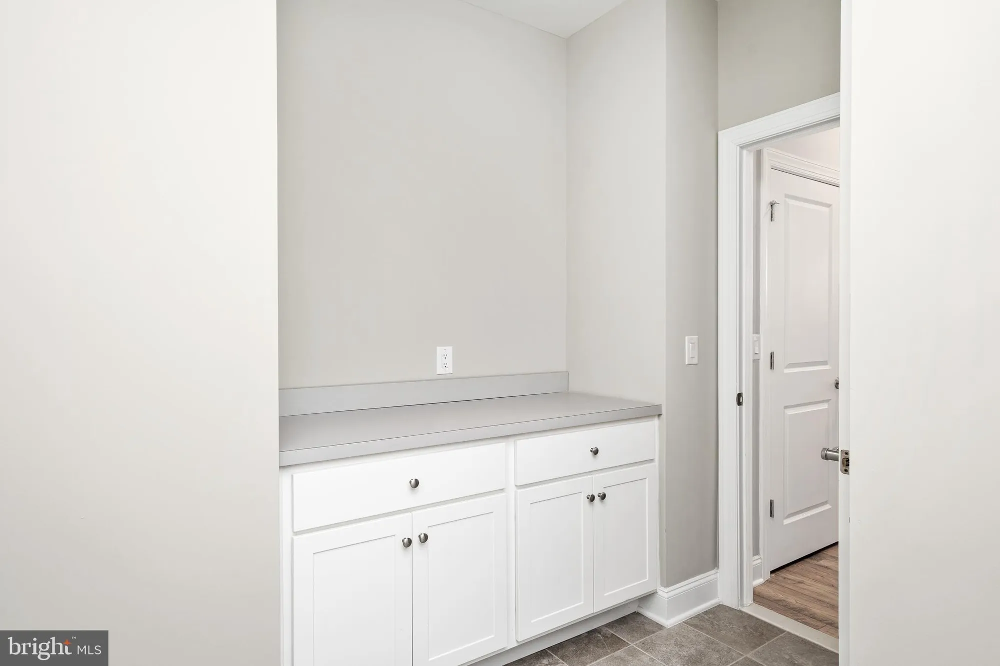 Property Slideshow image 12 of 63 | 5 sportsman blvd, Hamilton, NJ, 08690