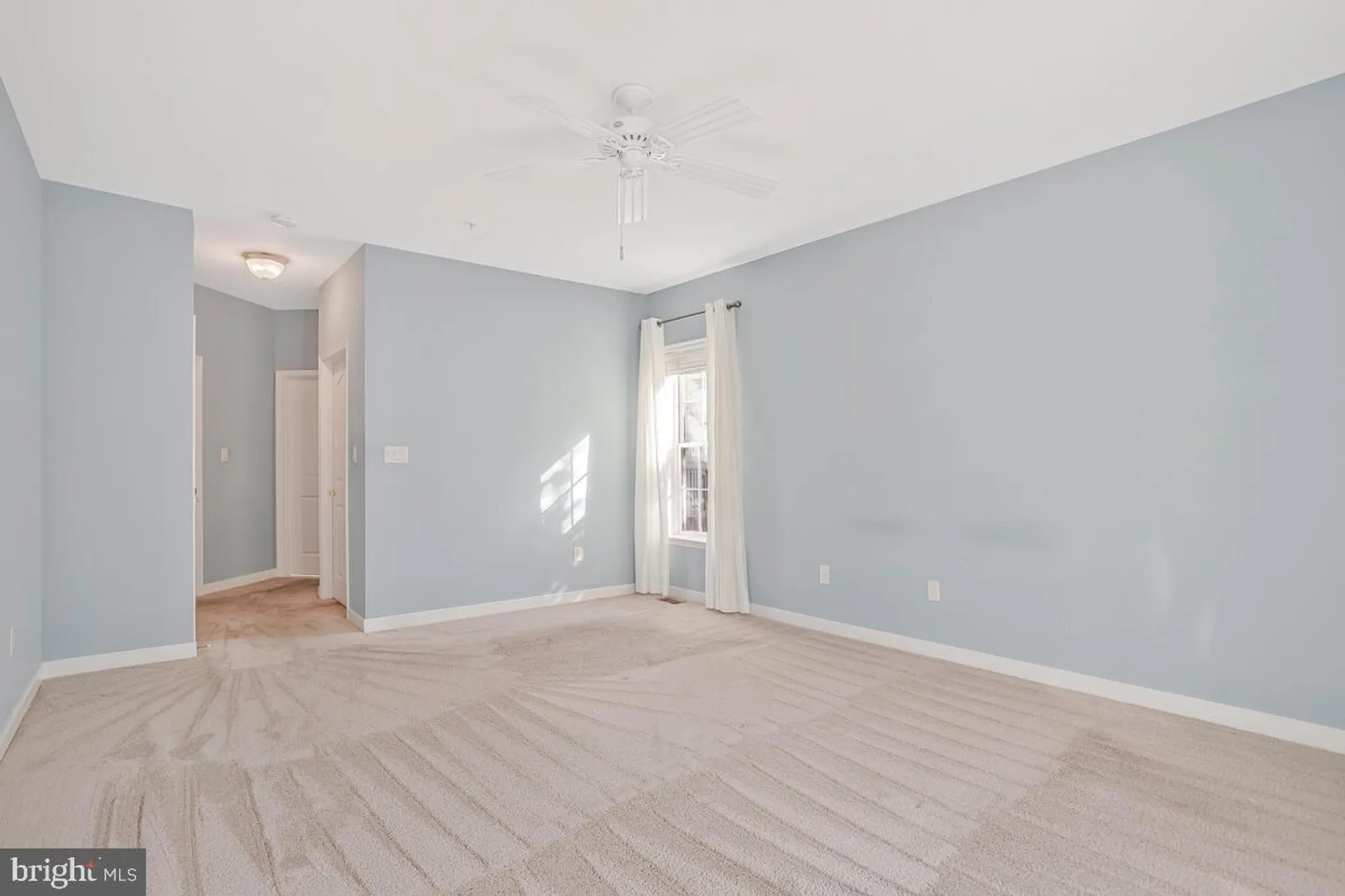 Property Slideshow image 28 of 75 | 8656 vast rose dr 23, Columbia, MD, 21045