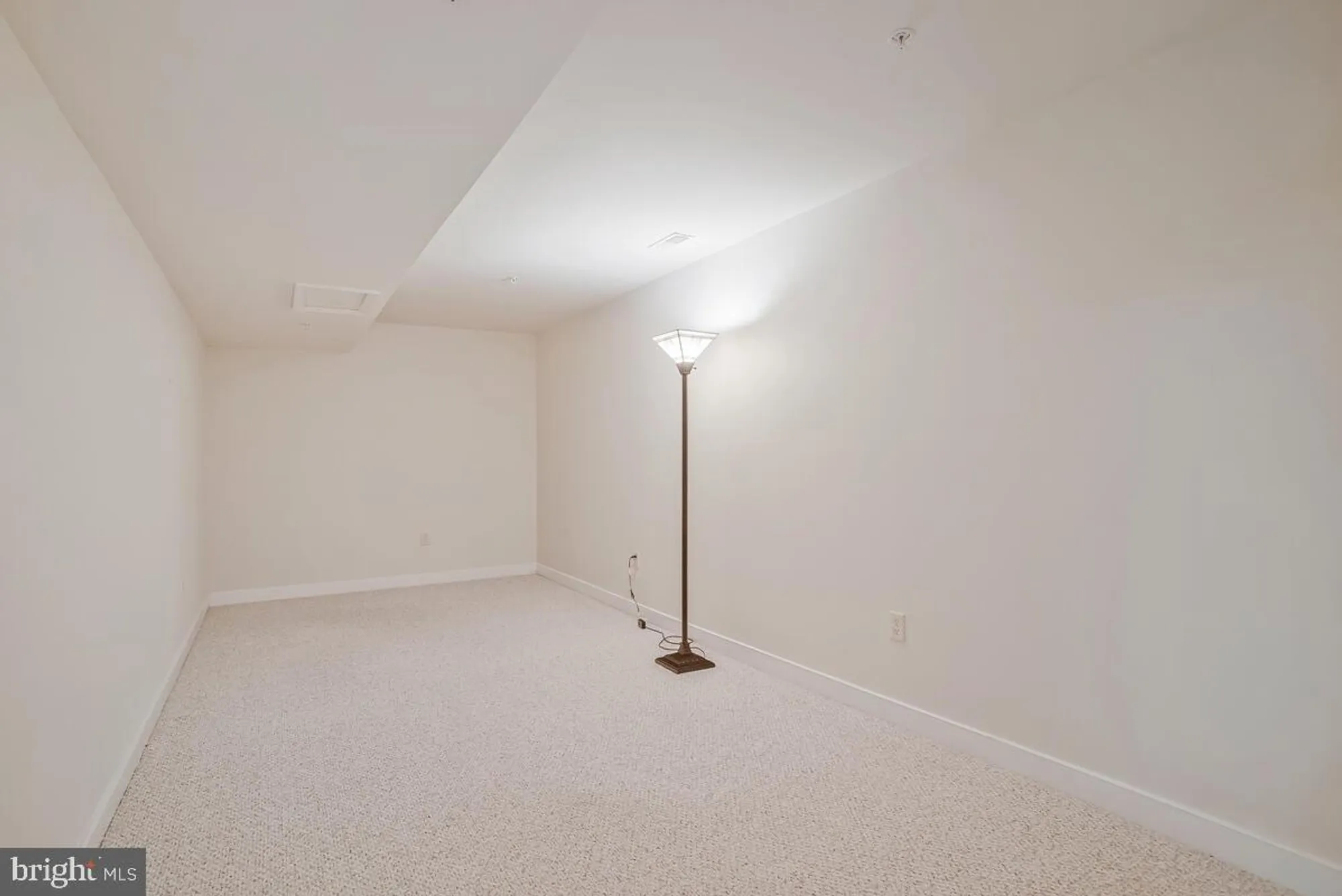 Property Slideshow image 52 of 75 | 8656 vast rose dr 23, Columbia, MD, 21045