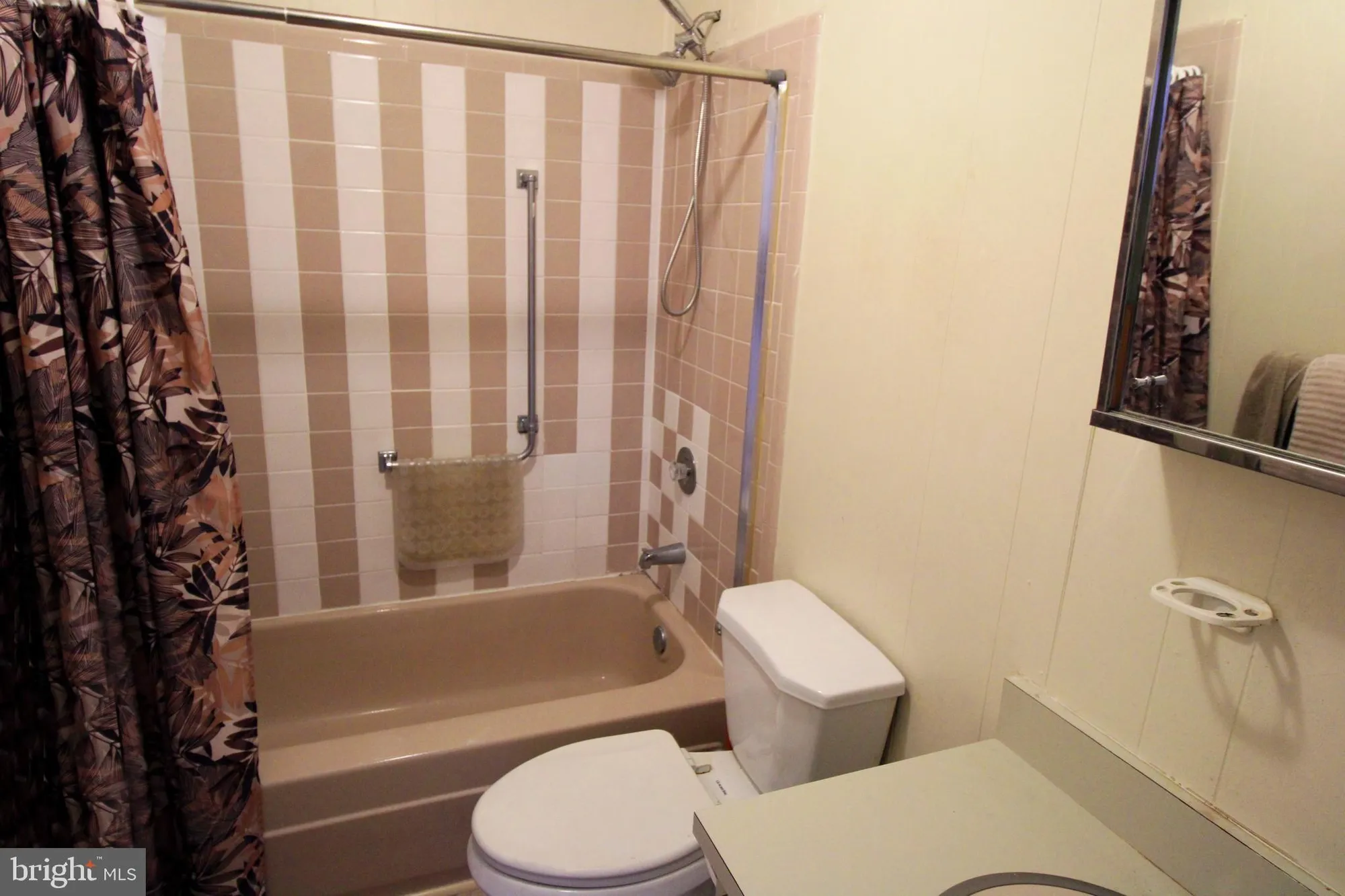 Property Slideshow image 10 of 24 | 469a thornbury ct, Lakewood, NJ, 08701