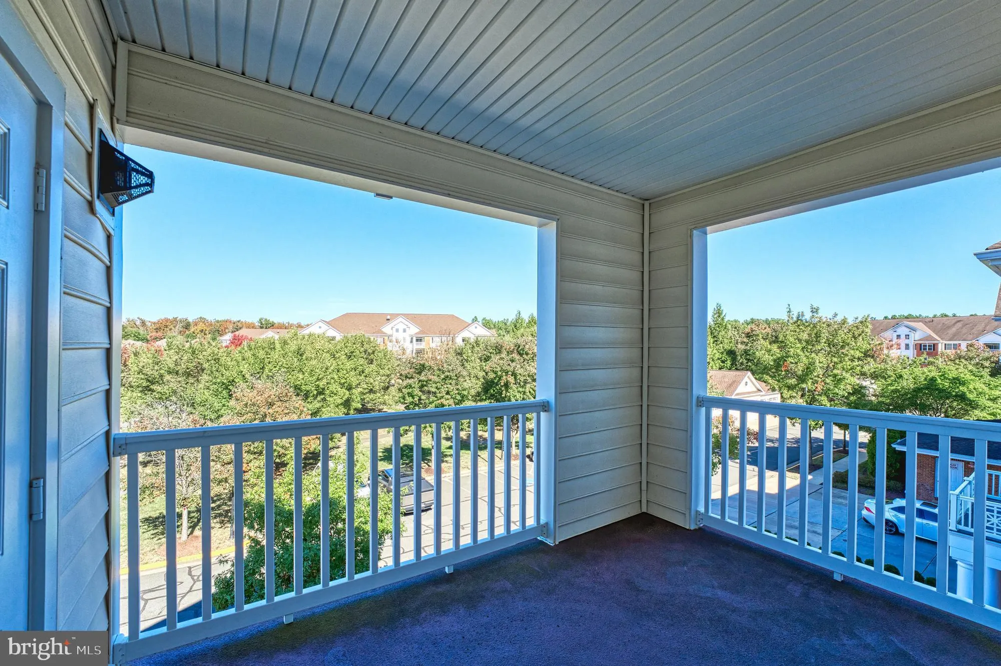 Property Slideshow image 5 of 39 | 15251 royal crest dr apt 306, Haymarket, VA, 20169