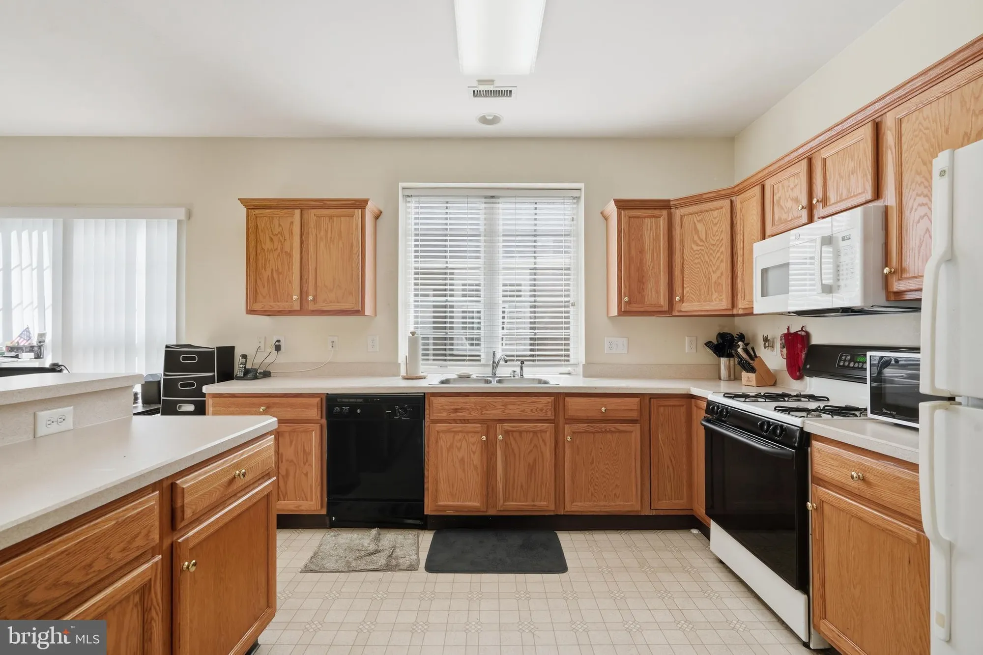 Property Slideshow image 18 of 56 | 29 pennington ct, Delanco, NJ, 08075