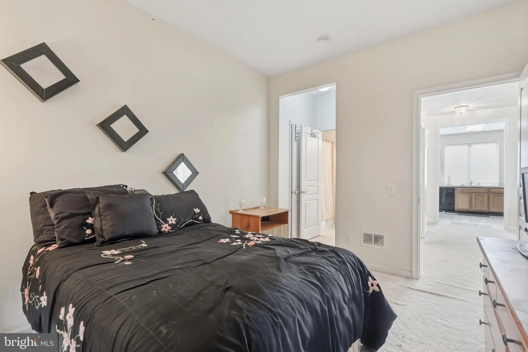 Property Slideshow image 33 of 56 | 29 pennington ct, Delanco, NJ, 08075