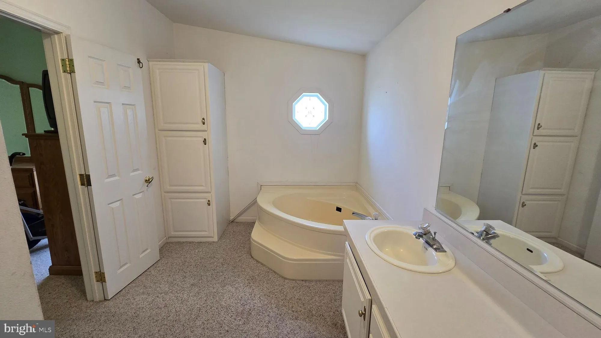 Property Slideshow image 23 of 28 | 249 w 4th st, Red Hill, PA, 18076