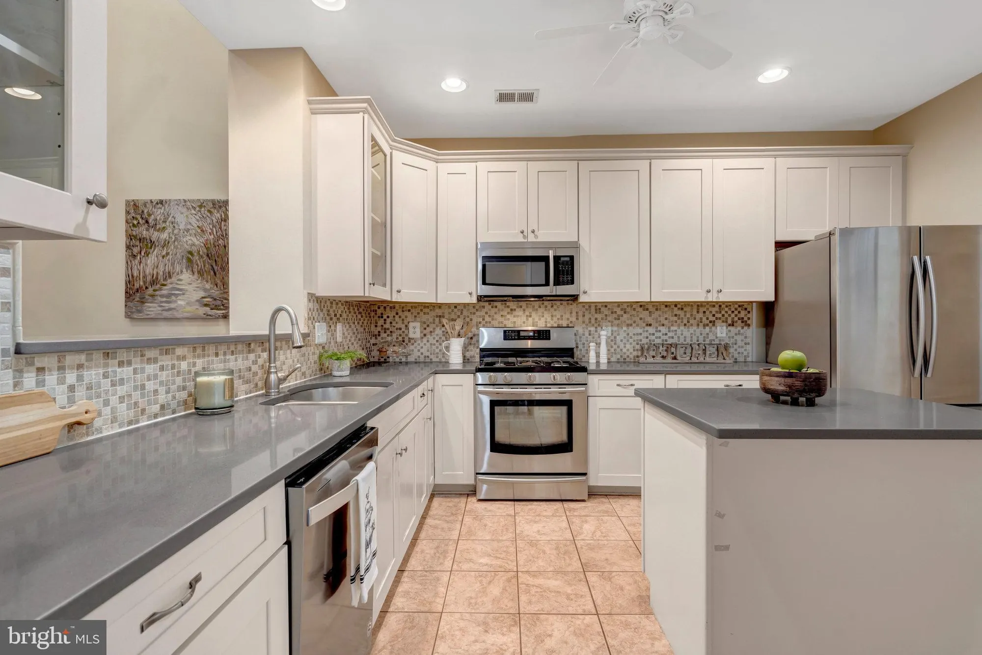 Property Slideshow image 12 of 55 | 6524 box elder loop, Gainesville, VA, 20155