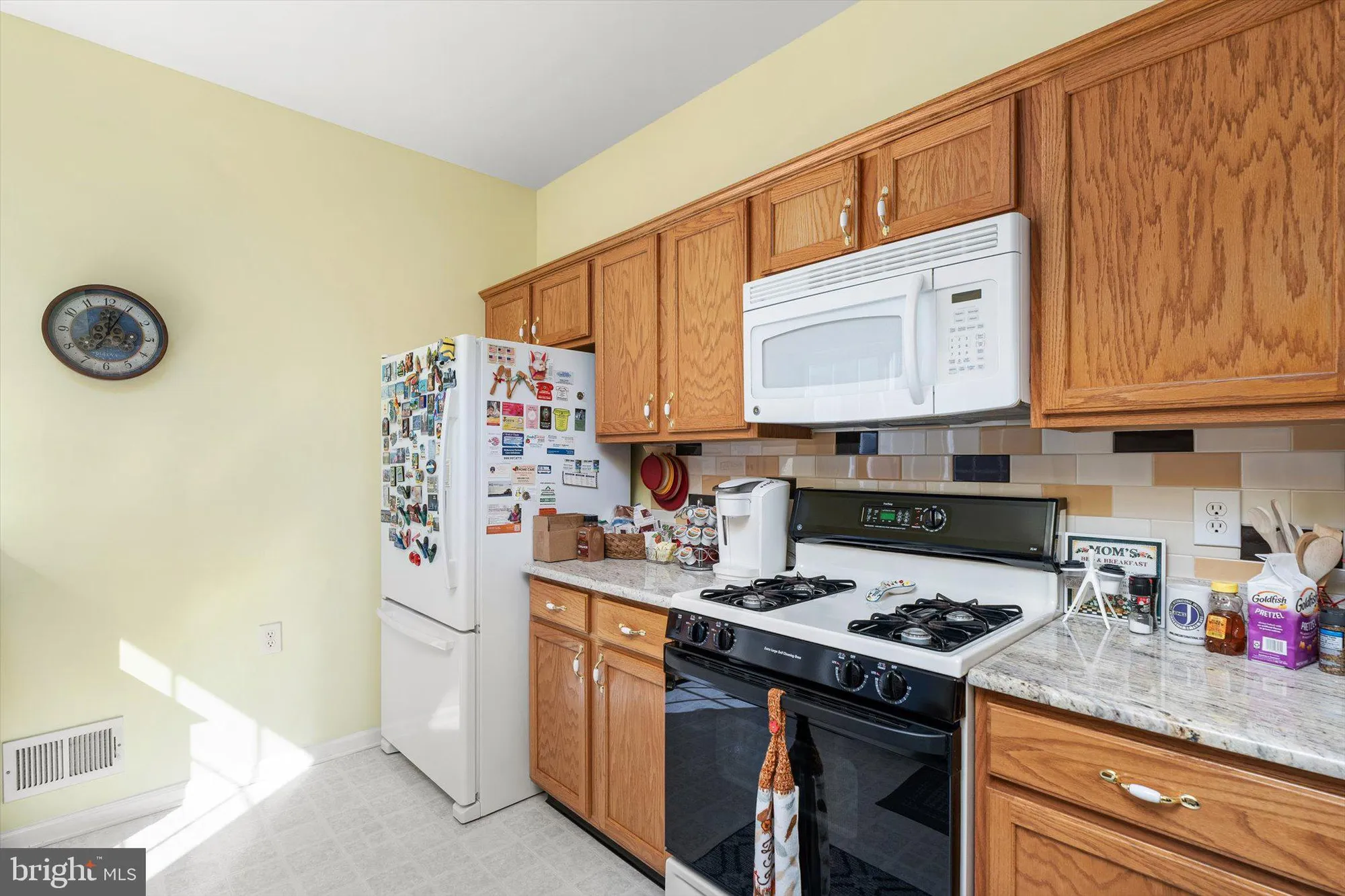Property Slideshow image 10 of 25 | 229 meadowlark dr, Hamilton, NJ, 08690