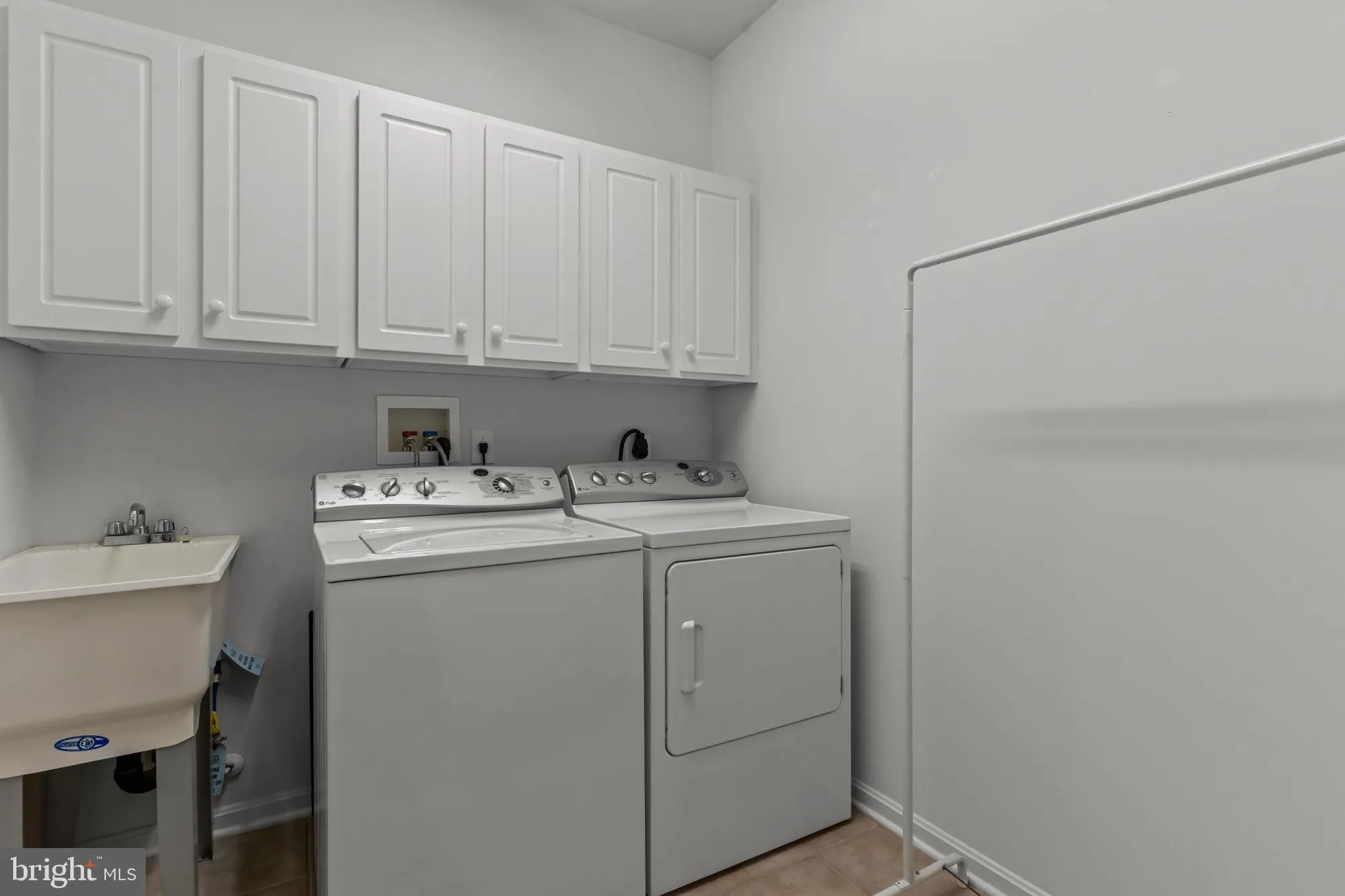 Property Slideshow image 25 of 43 | 8 dove ct, Hamilton, NJ, 08690