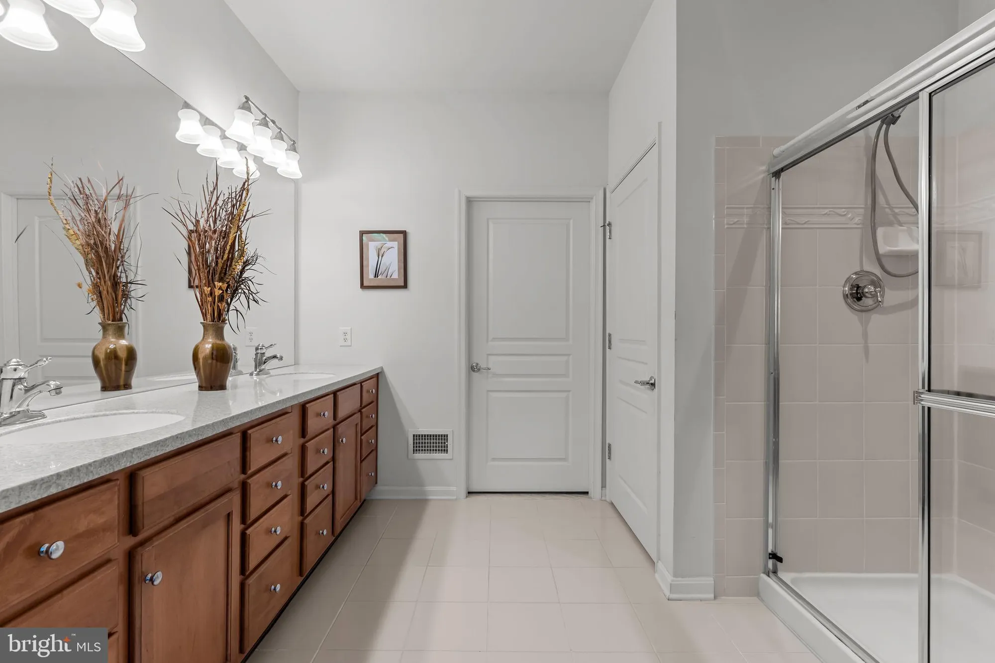 Property Slideshow image 19 of 43 | 8 dove ct, Hamilton, NJ, 08690