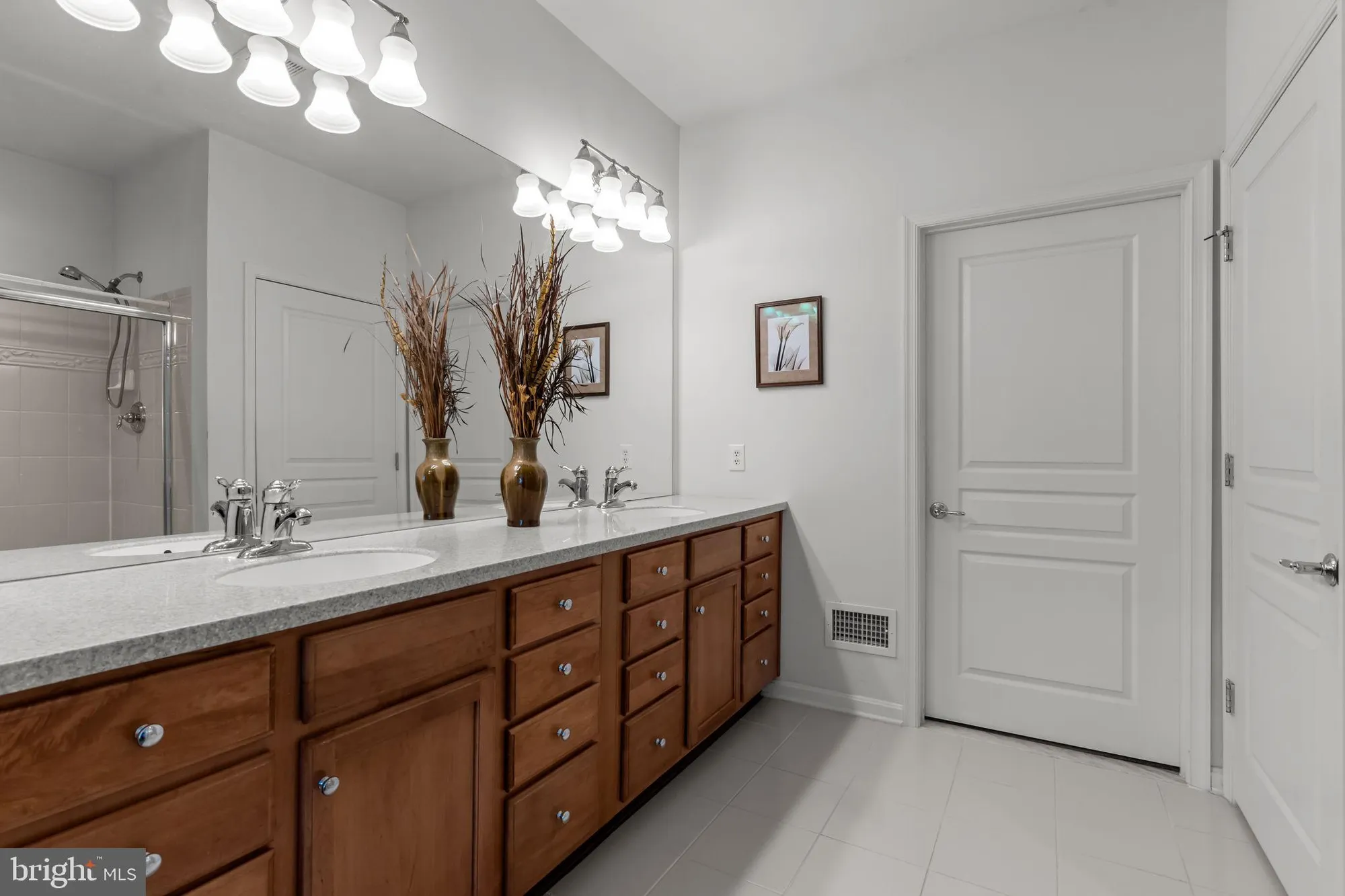 Property Slideshow image 20 of 43 | 8 dove ct, Hamilton, NJ, 08690